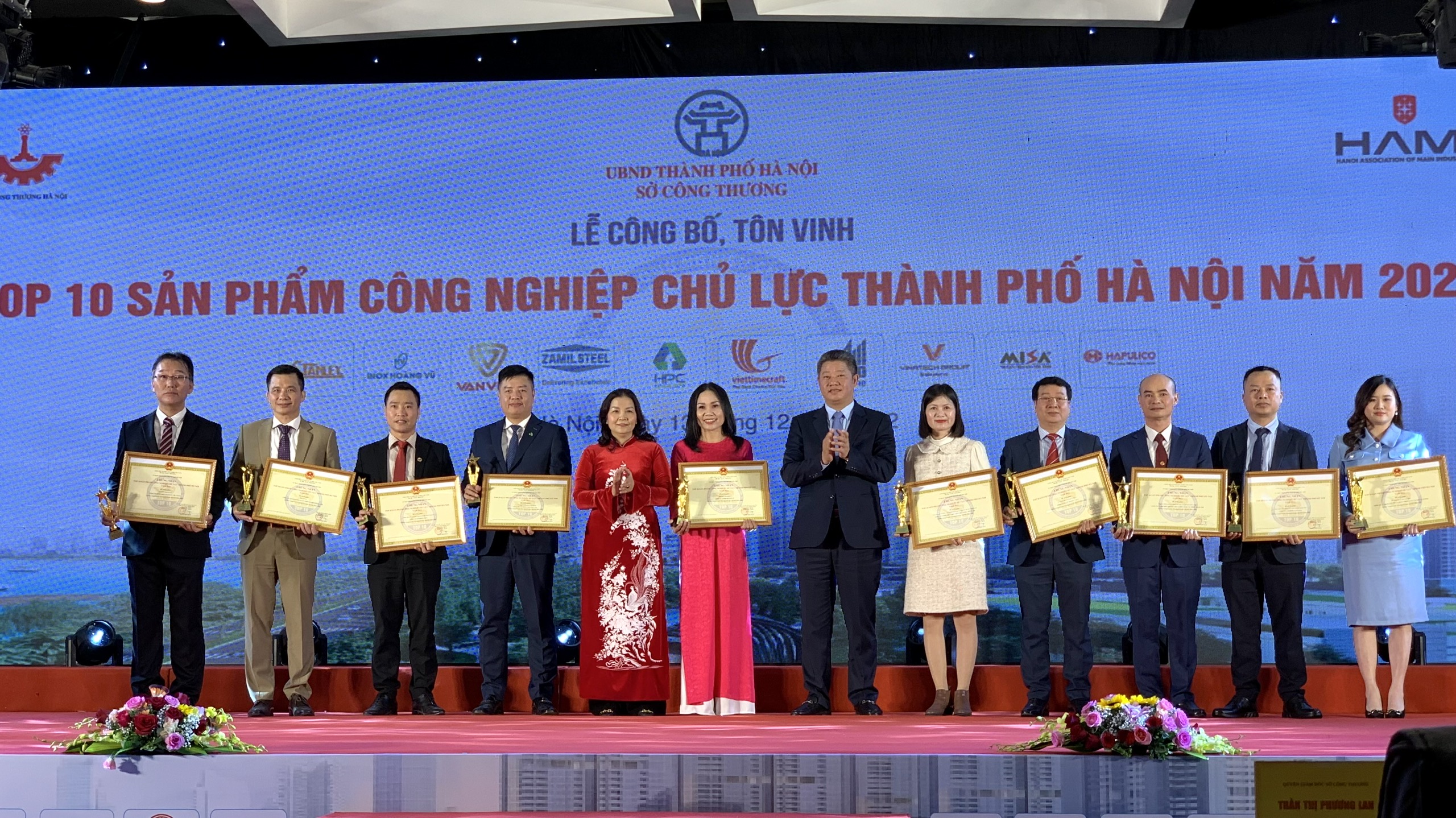 Tôn vinh 33 sản phẩm công nghiệp chủ lực thành phố Hà Nội năm 2022 - ảnh 1