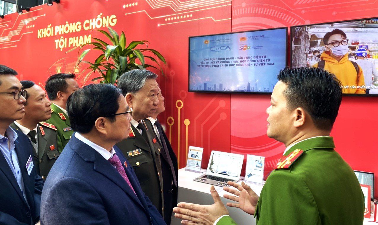 Triển lãm trưng bày về ứng dụng thẻ căn cước công dân gắn chip trong ký kết hợp đồng điện tử - ảnh 1