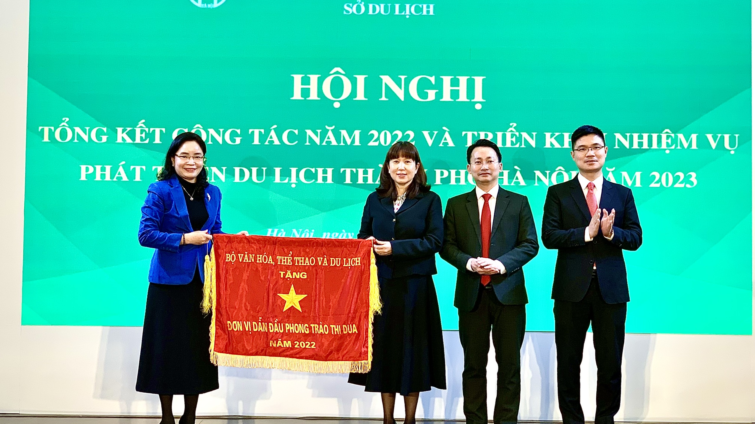 Xây dựng chiến lược dài hạn, khai thác tiềm năng, lợi thế du lịch Thủ đô - ảnh 1