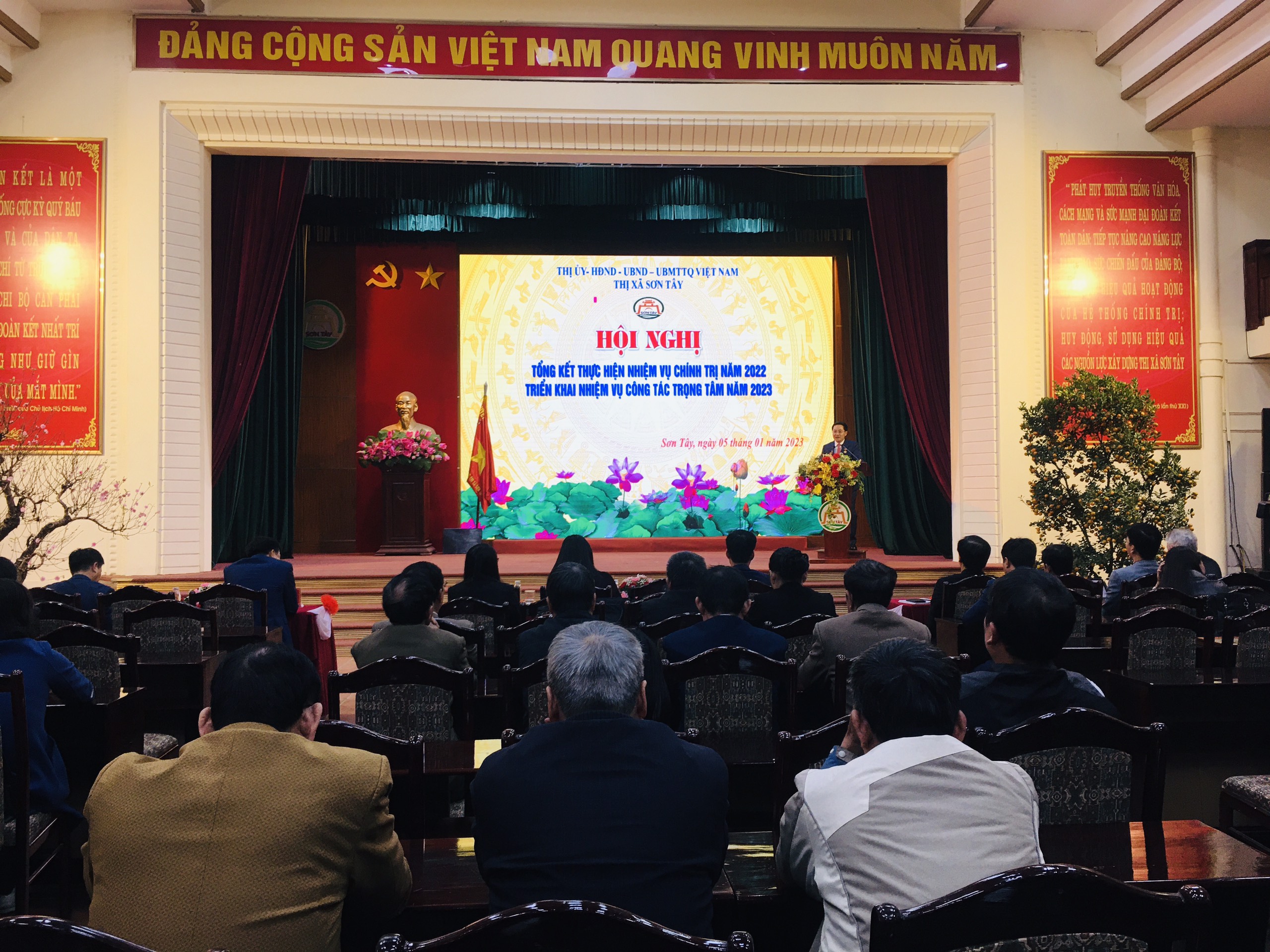 Thị xã Sơn Tây sớm trở thành trung tâm phát triển kinh tế du lịch vùng xứ Đoài - ảnh 2