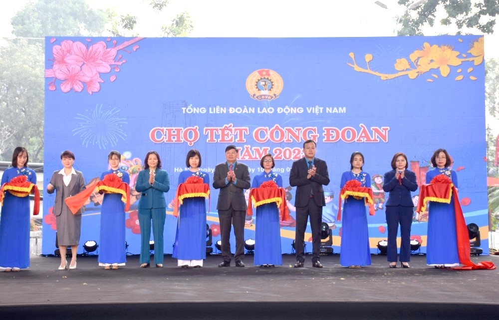 “Chợ Tết Công đoàn” năm 2023: Mang Tết đủ đầy đến cho người lao động Thủ đô - ảnh 1