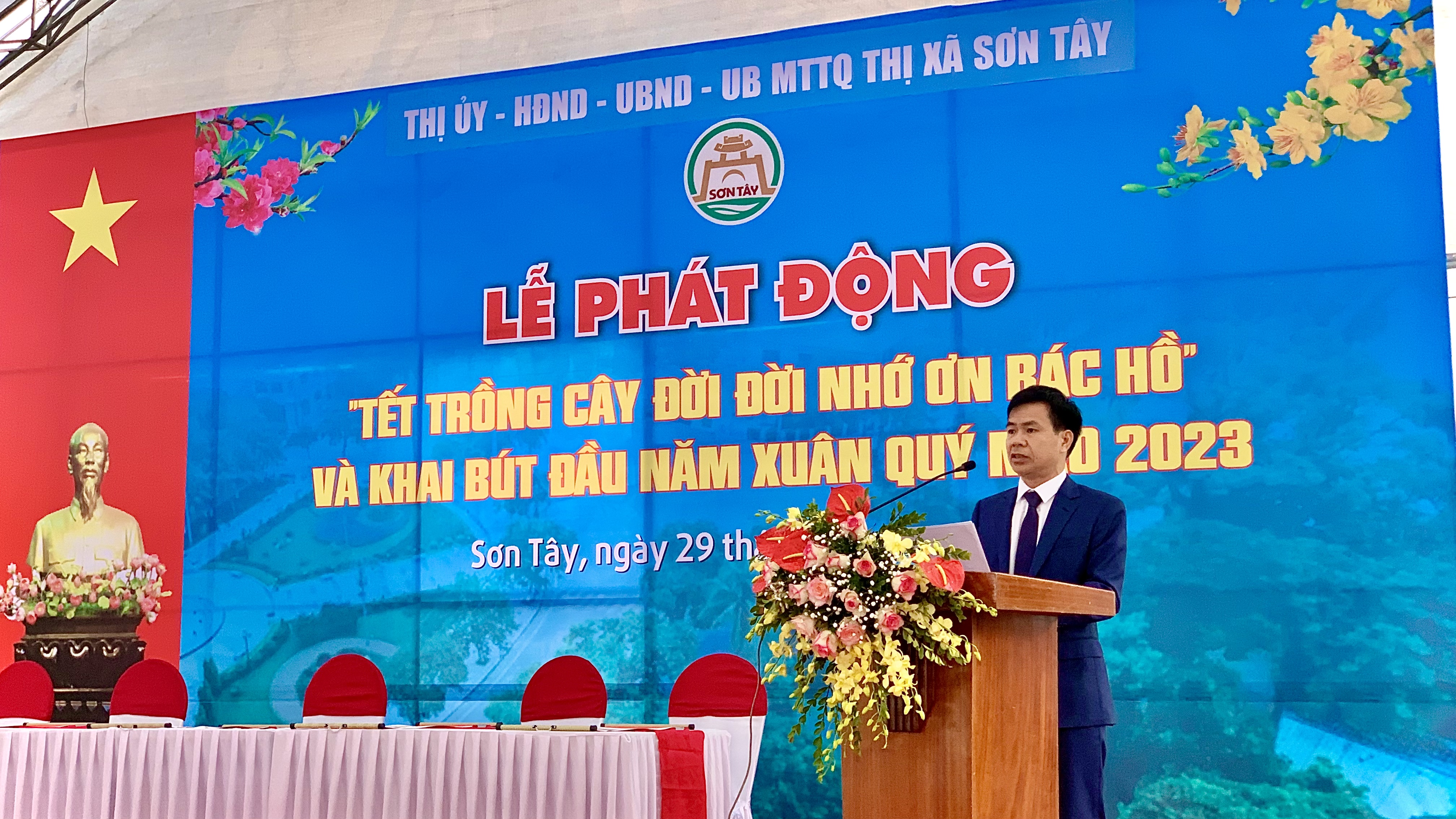 Sơn Tây: Phát động Tết trồng cây và khai bút đầu Xuân Quý Mão 2023 - ảnh 1