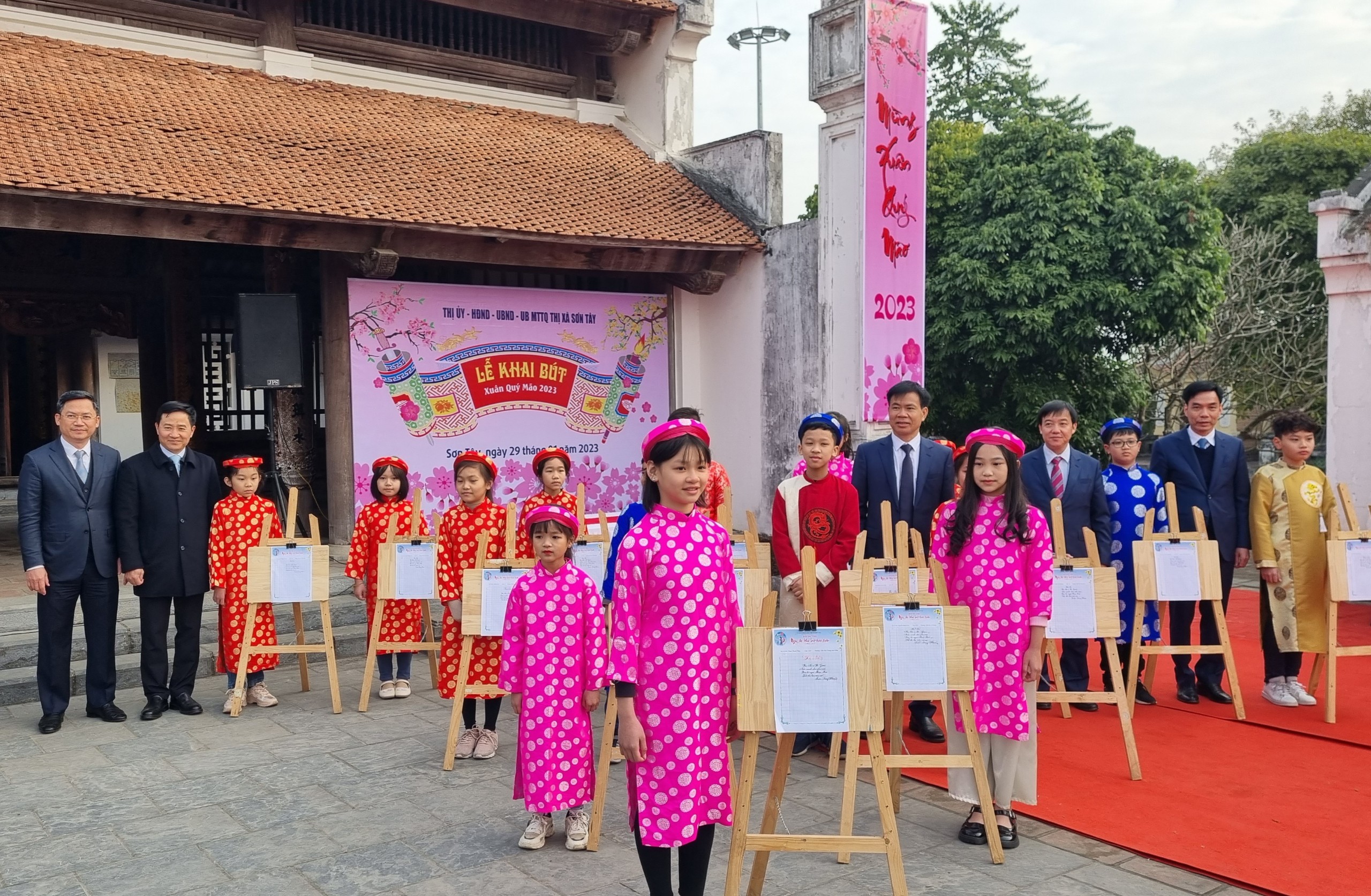 Sơn Tây: Phát động Tết trồng cây và khai bút đầu Xuân Quý Mão 2023 - ảnh 4