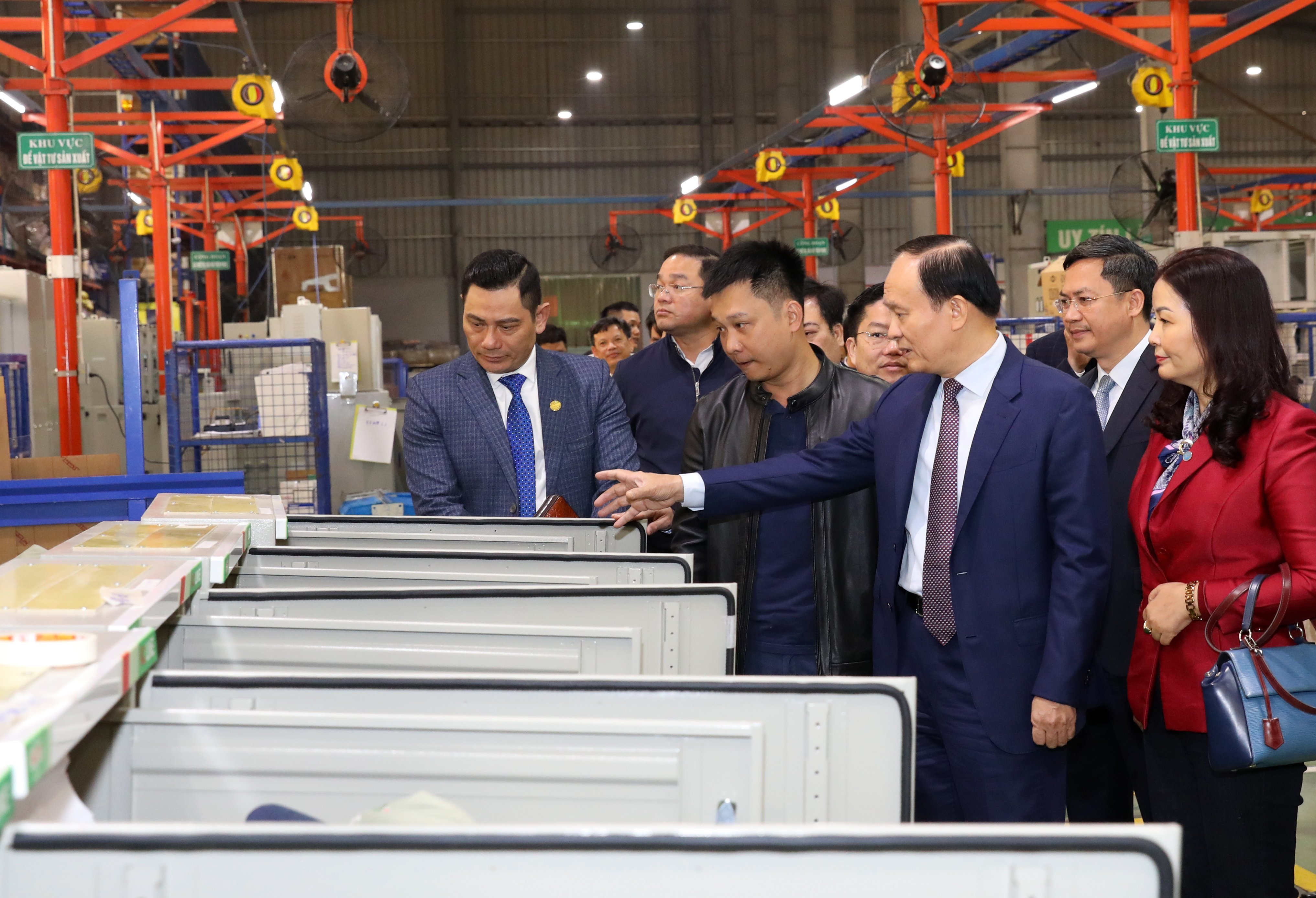 Chủ tịch HĐND thành phố Hà Nội Nguyễn Ngọc Tuấn thăm, động viên sản xuất tại Thường Tín - ảnh 3