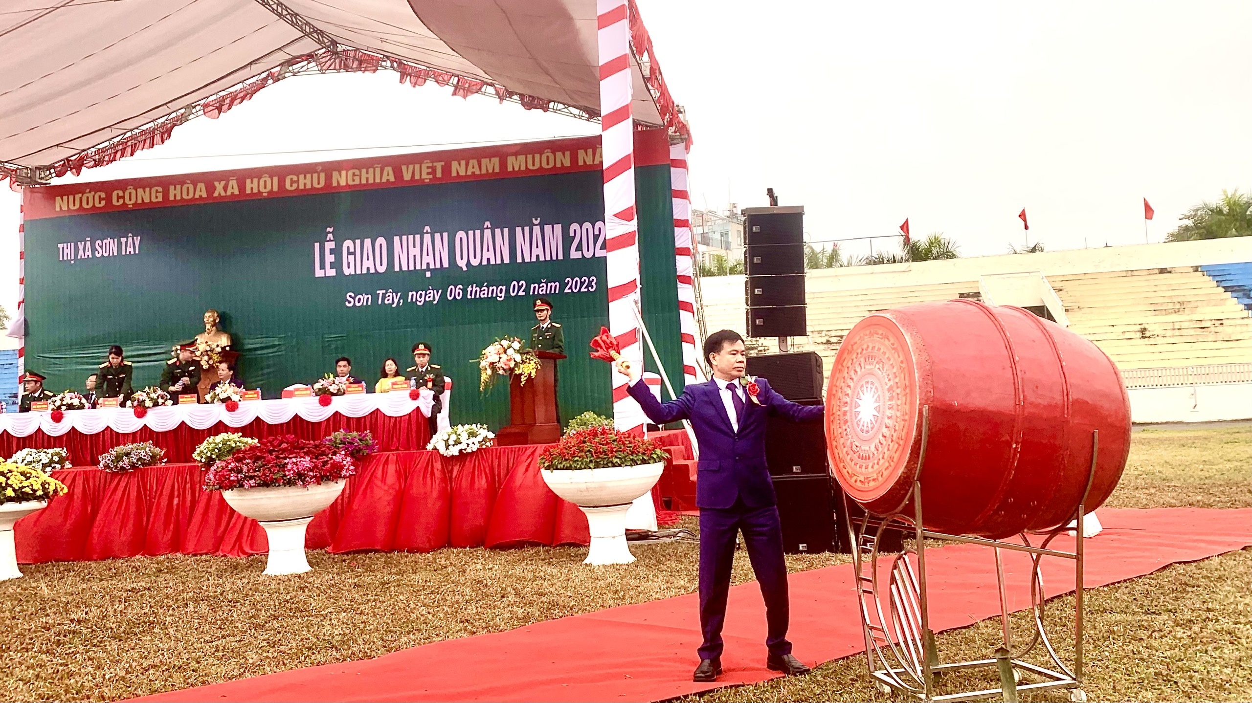 108 tân binh thị xã Sơn Tây lên đường nhập ngũ - ảnh 2
