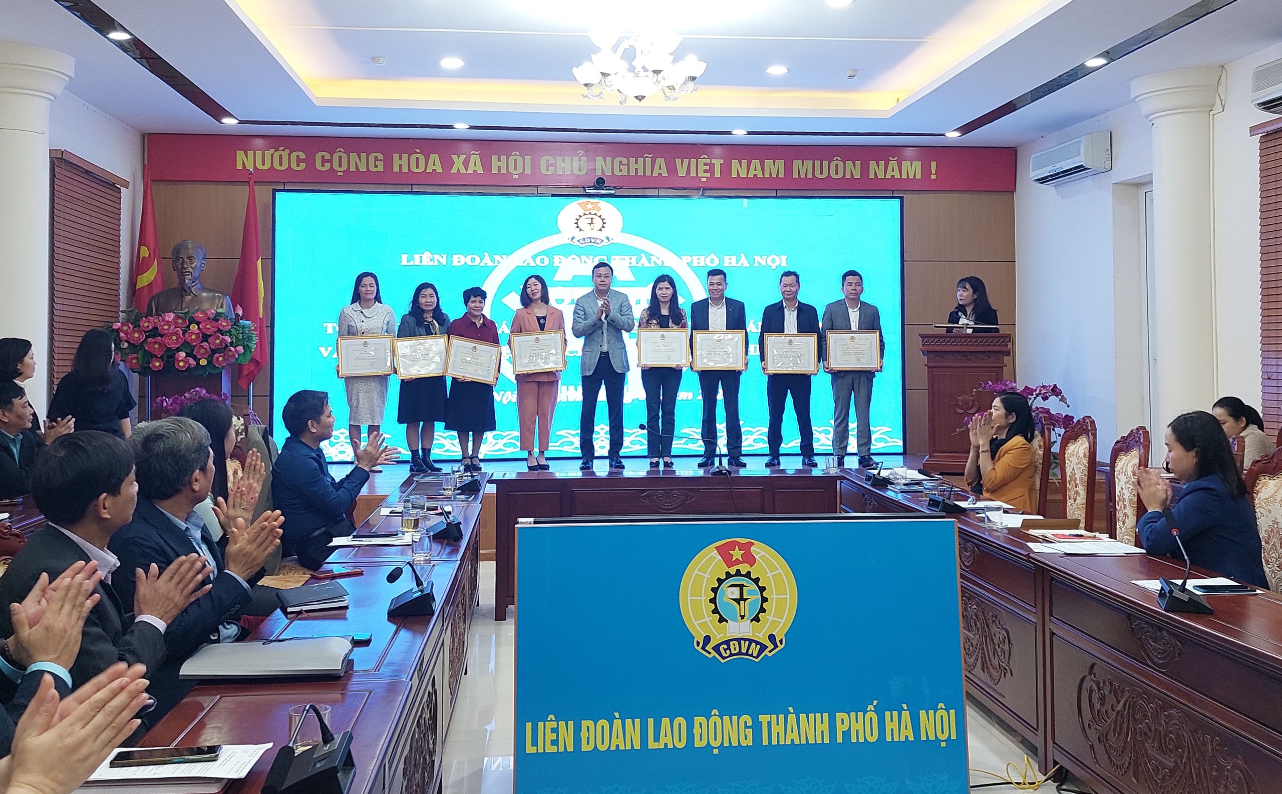 Các cấp Công đoàn Thủ đô chăm lo cho người lao động khó khăn - ảnh 2