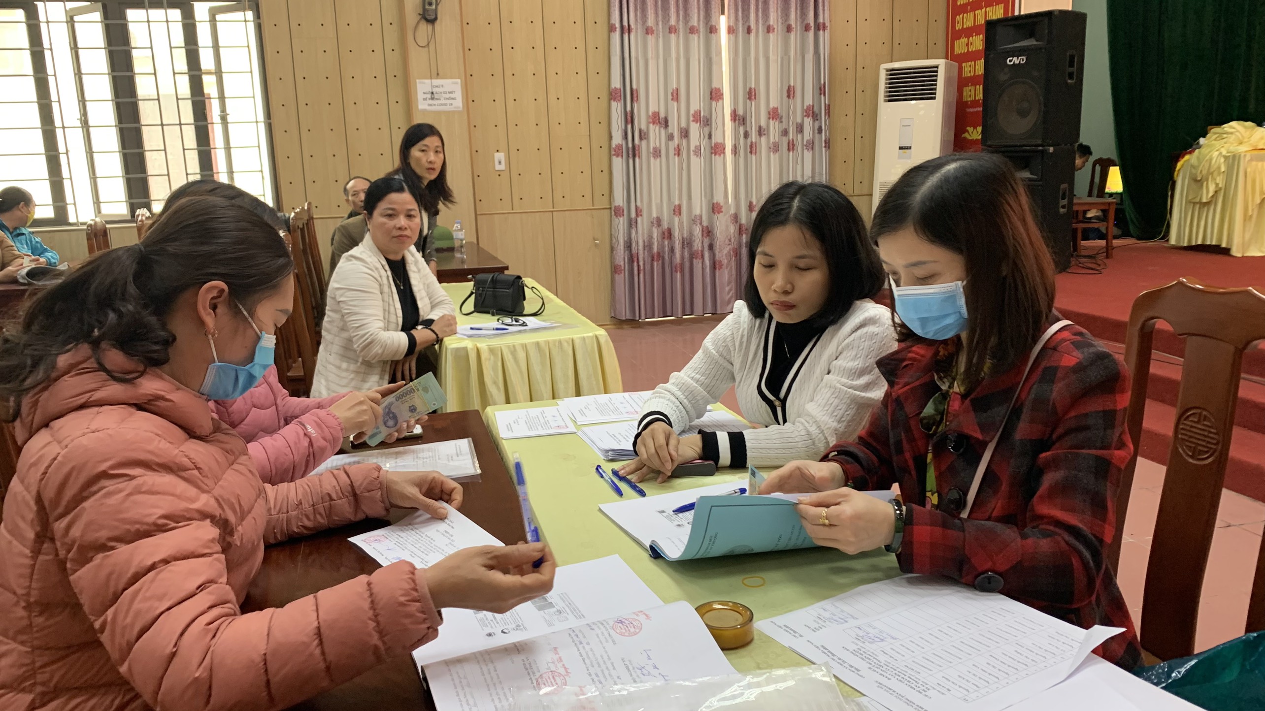 Giải ngân 500 triệu đồng vốn vay cho nông dân xã An Thượng, Hoài Đức - ảnh 3