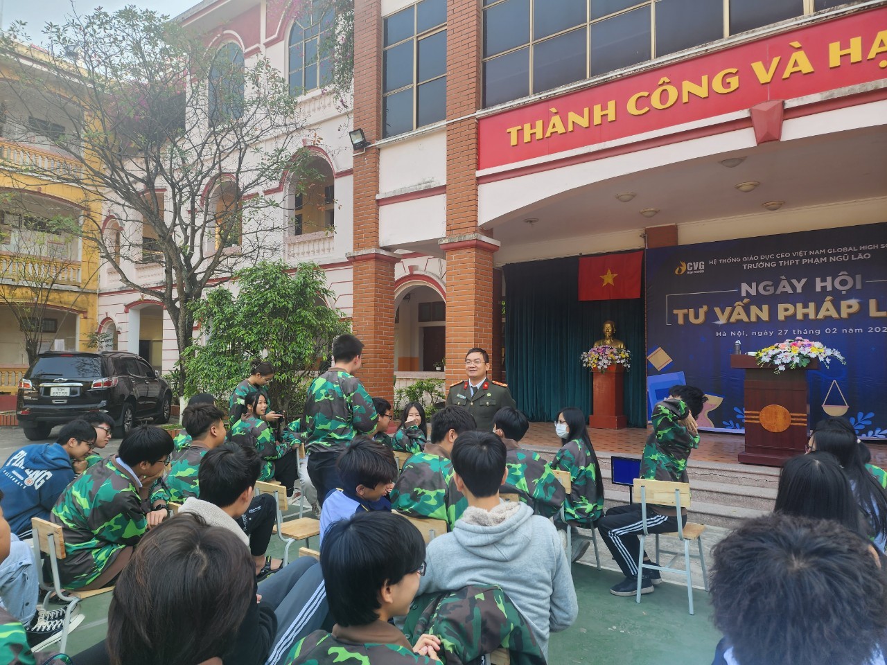 Công an Đông Anh (Hà Nội): Tuyên truyền pháp luật cho hơn 200 học sinh THPT - ảnh 4
