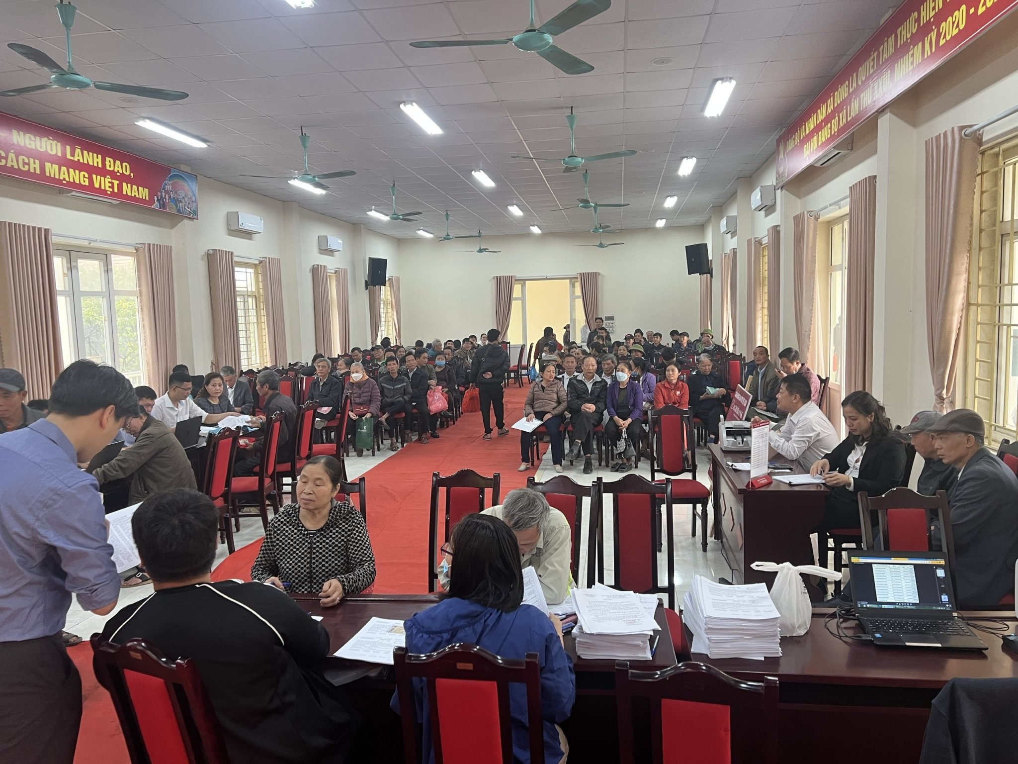 Tổ chức chi trả tiền bồi thường, hỗ trợ đợt 2 thu hồi đất dự án Vành đai 4 - ảnh 1