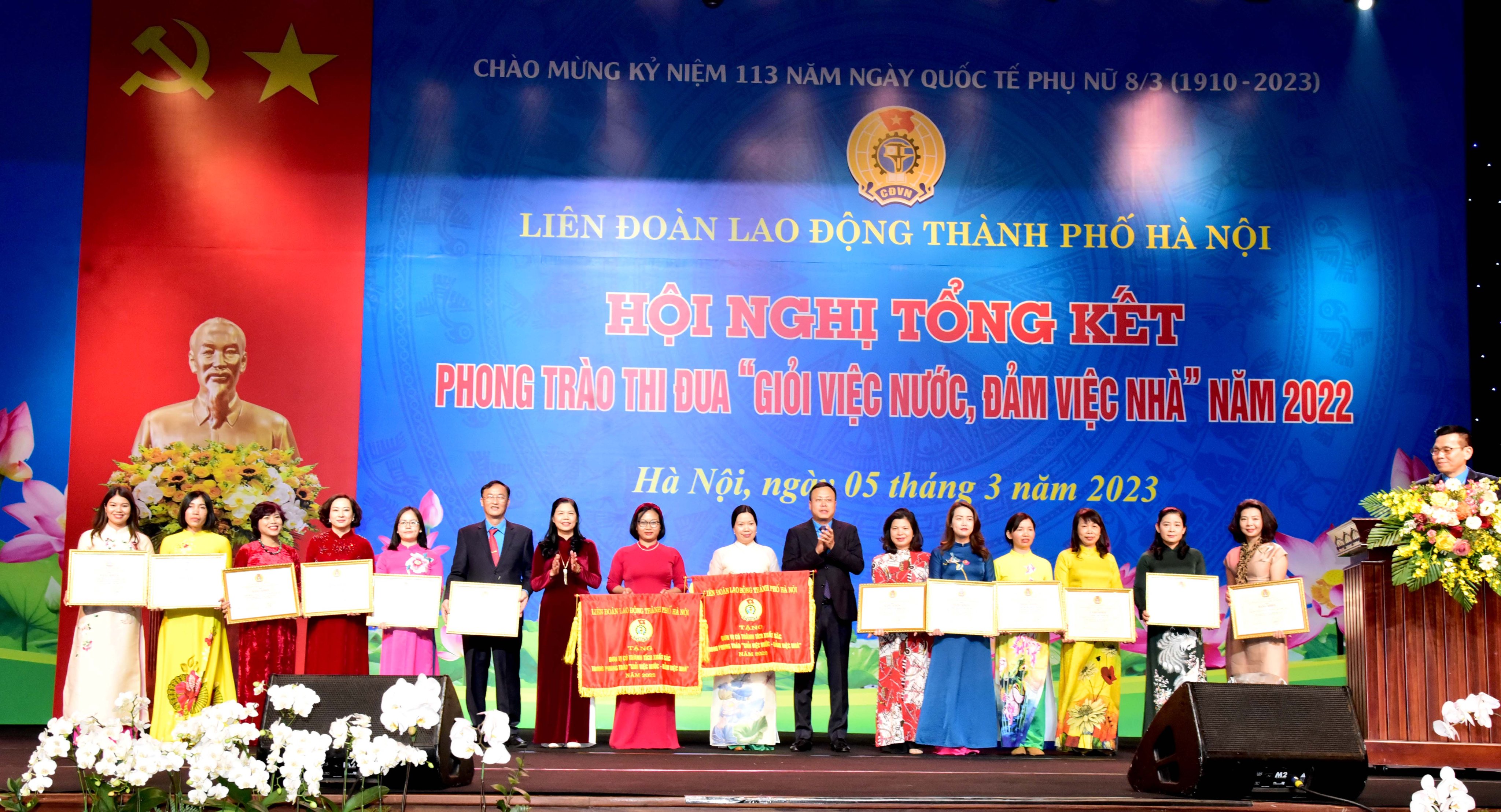 Tôn vinh, tri ân nữ cán bộ, đoàn viên Công đoàn Thủ đô “giỏi việc nước đảm việc nhà“ - ảnh 5
