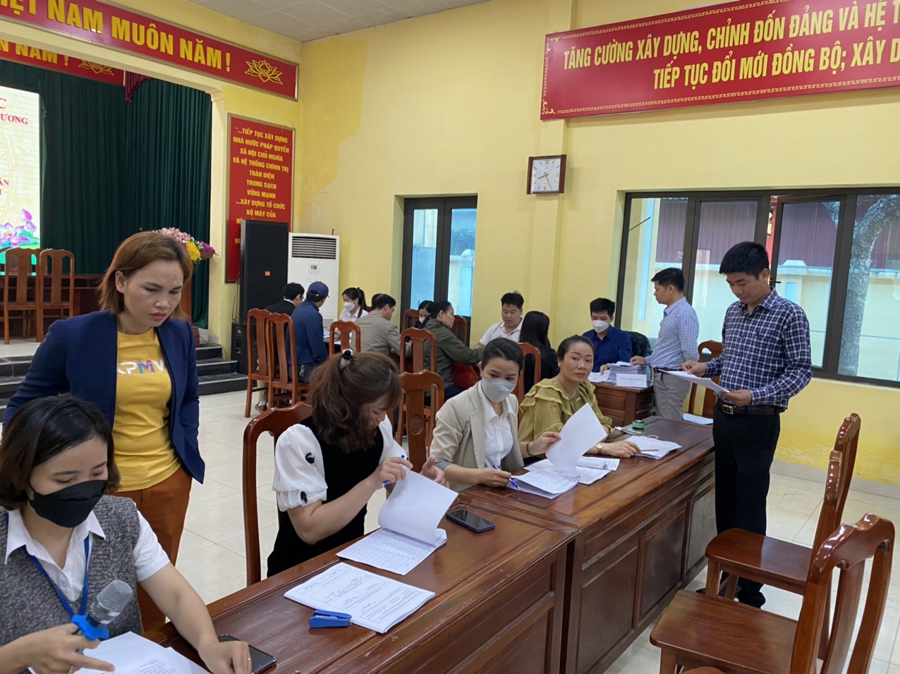 483 hộ dân nhận tiền bồi thường hỗ trợ giải phóng mặt bằng dự án đường  Vành đai 4-Vùng Thủ đô - ảnh 3