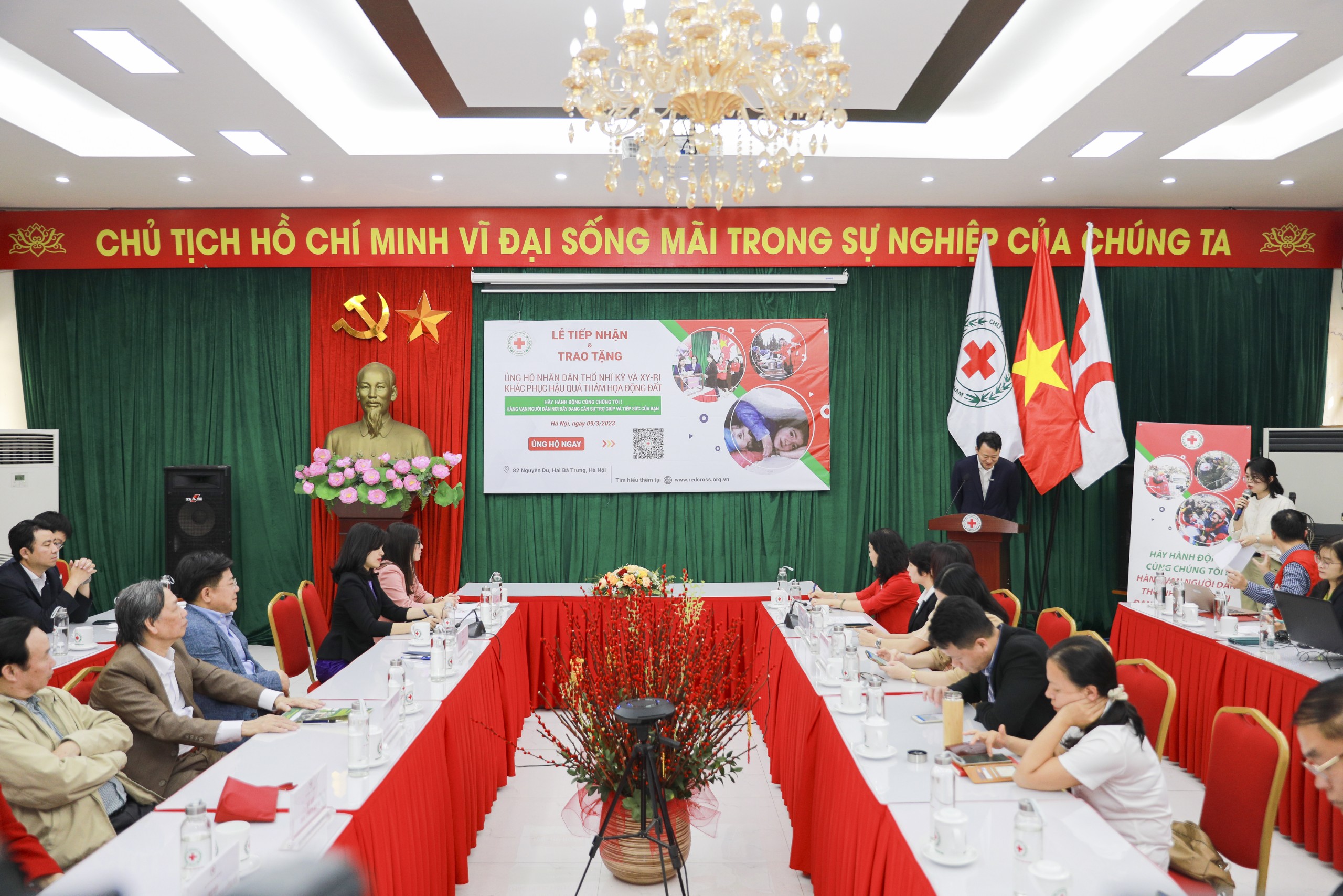 Trao tặng số tiền 200.000 USD hỗ trợ người dân Thổ Nhĩ Kỳ và Xy-ri  - ảnh 2