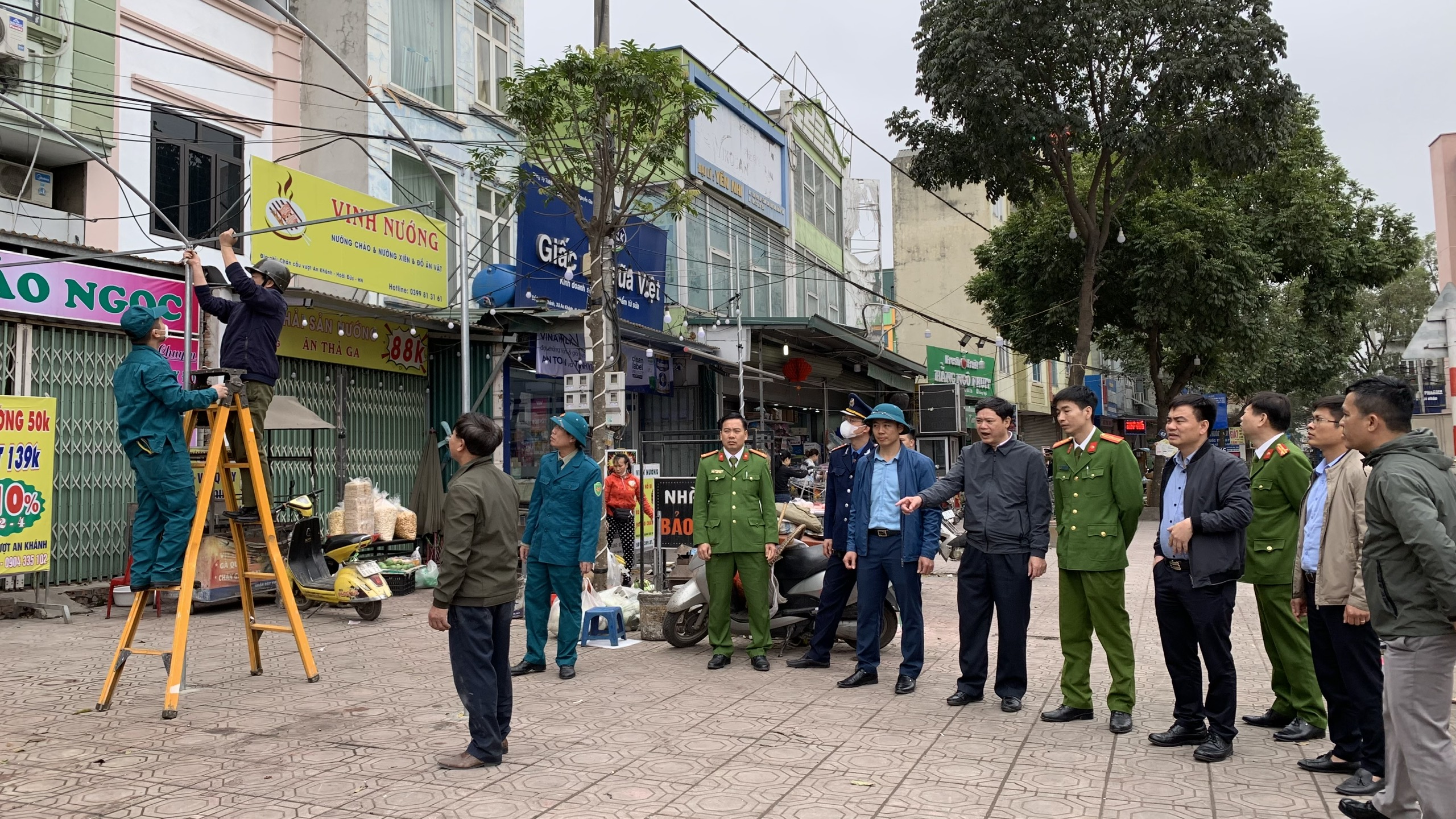 Hoài Đức: Quyết tâm giành lại vỉa hè phong quang sạch đẹp cho người đi bộ - ảnh 3