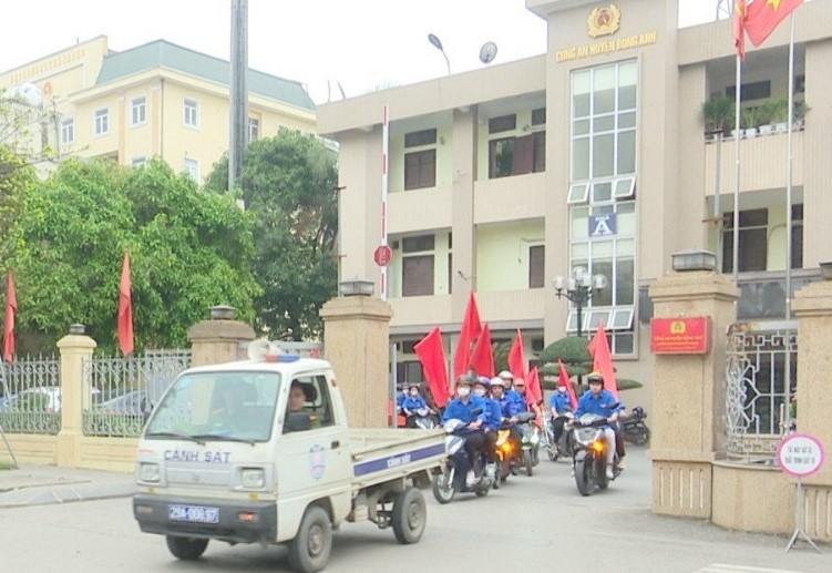 Đông Anh: Ra quân giành lại vỉa hè phong quang, sạch đẹp cho người đi bộ - ảnh 2