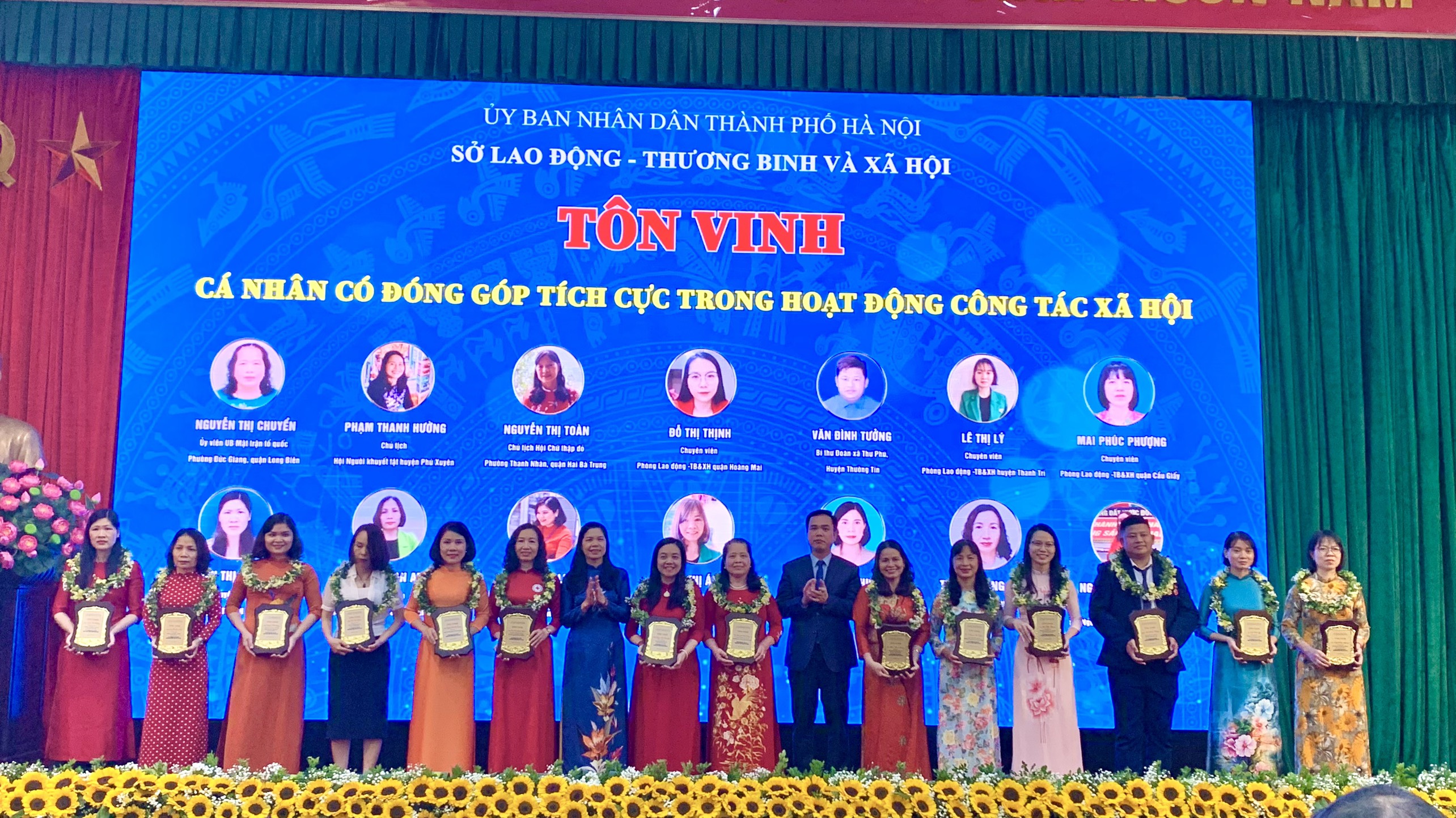 Tôn vinh nhiều cá nhân, tập thể có đóng góp tích cực trong hoạt động công tác xã hội - ảnh 4