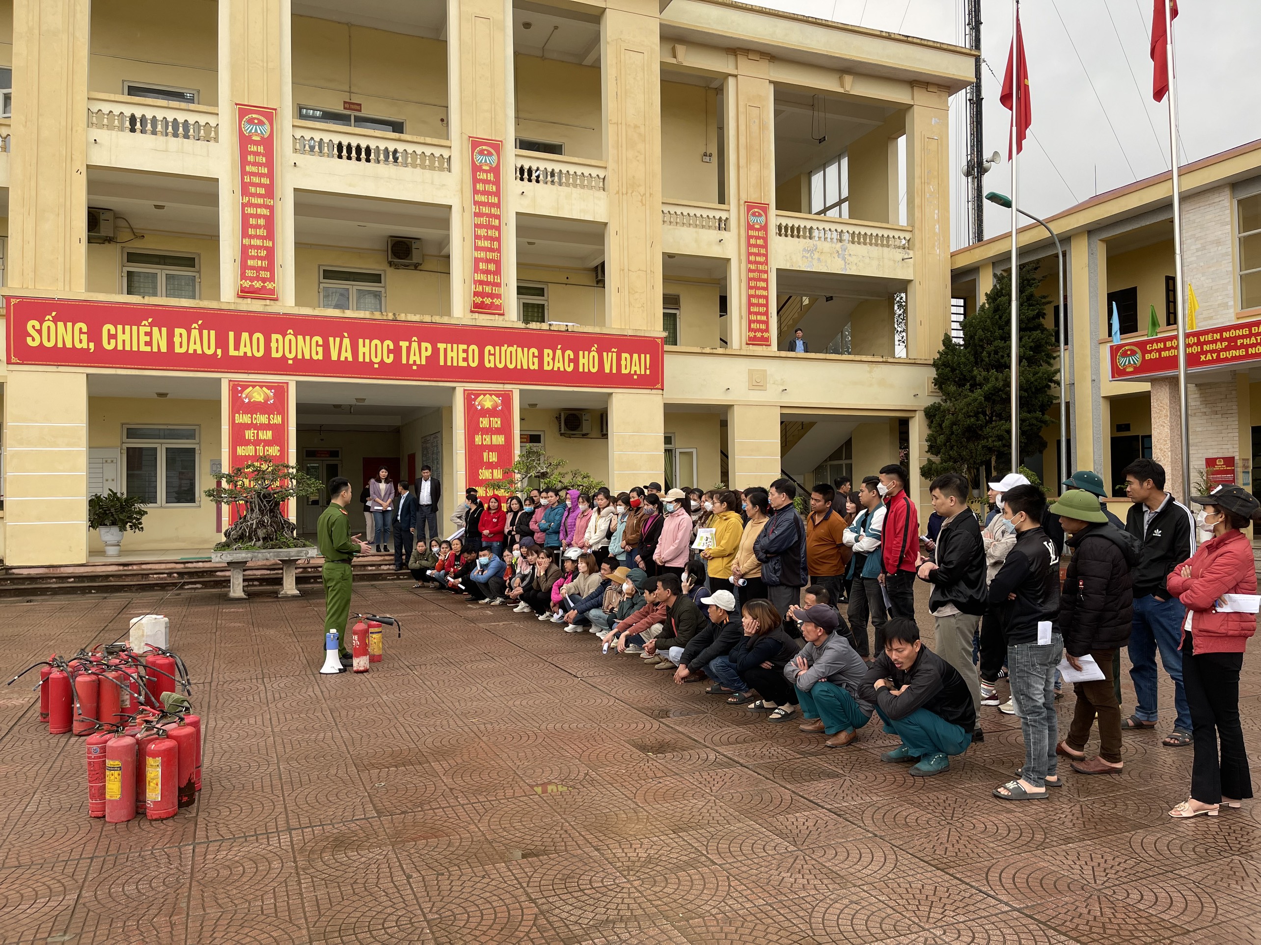 Ba Vì: Tổ chức huấn luyện phòng cháy chữa cháy và cứu nạn cứu hộ - ảnh 5