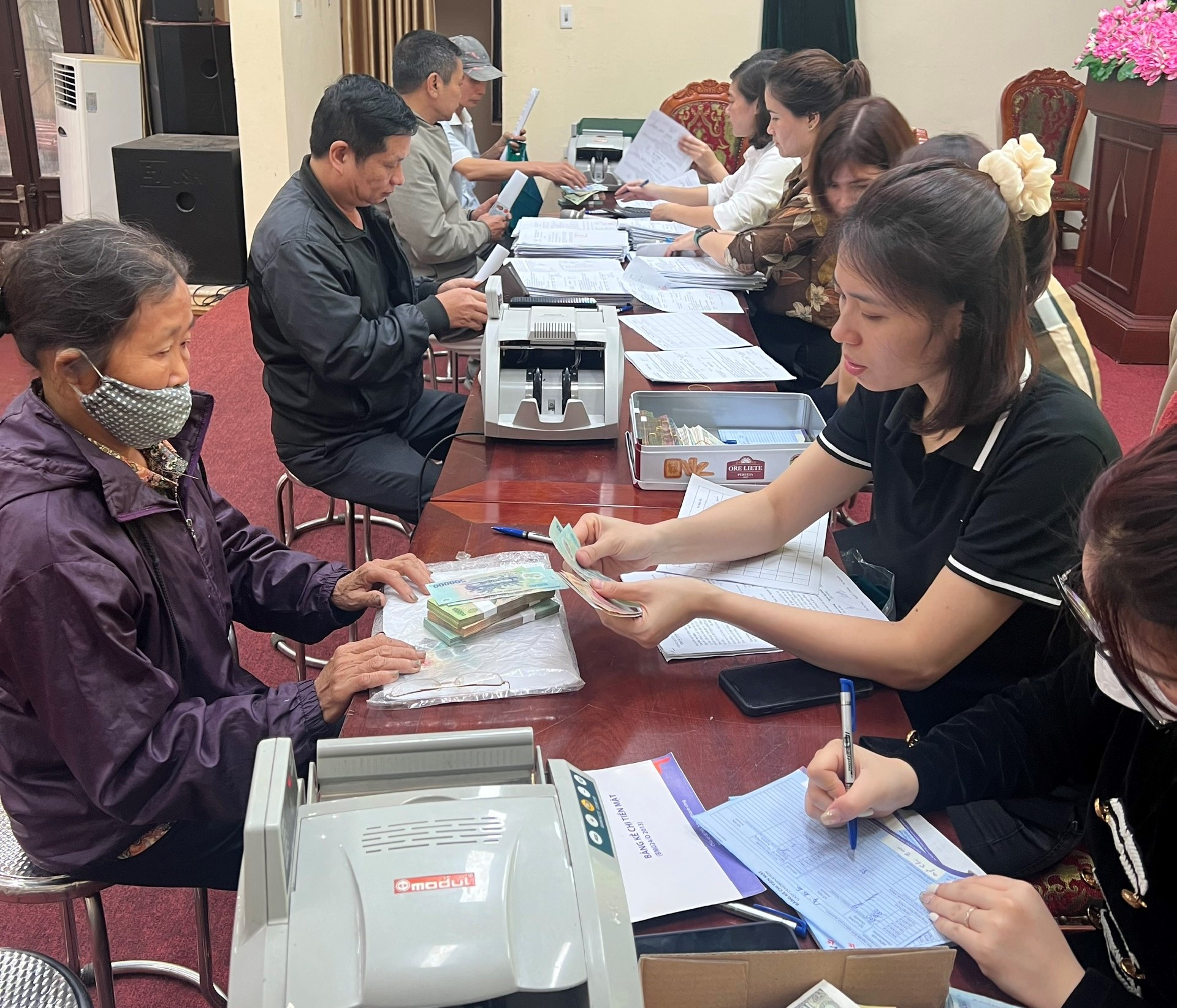 Hoài Đức: Chi trả tiền bồi thường thực hiện dự án đường Vành đai 4 tại xã Yên Sở - ảnh 2