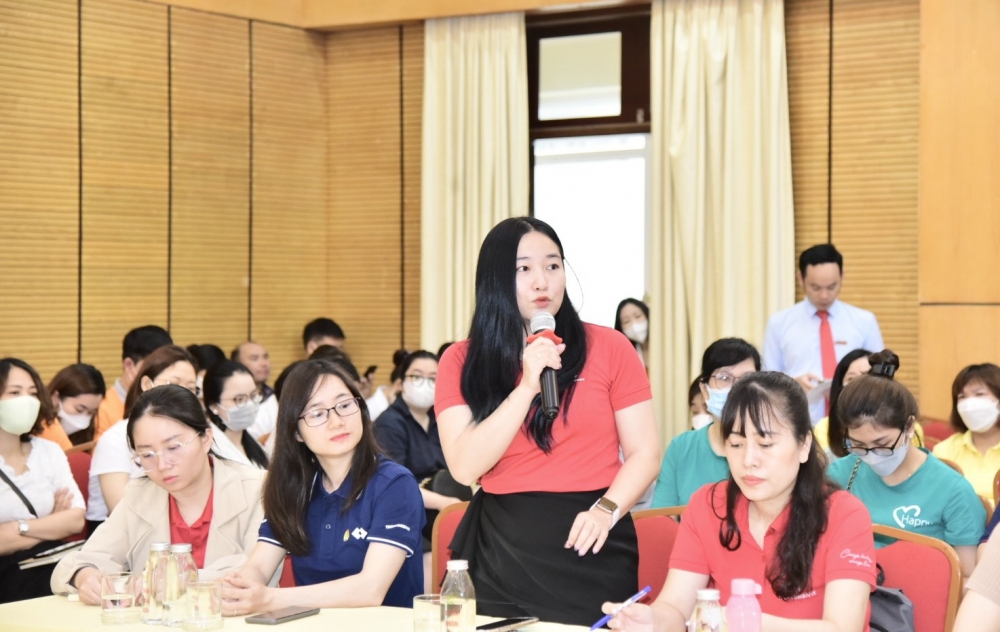 Hơn 300 công nhân, viên chức đối thoại chính sách mới về lao động - ảnh 3