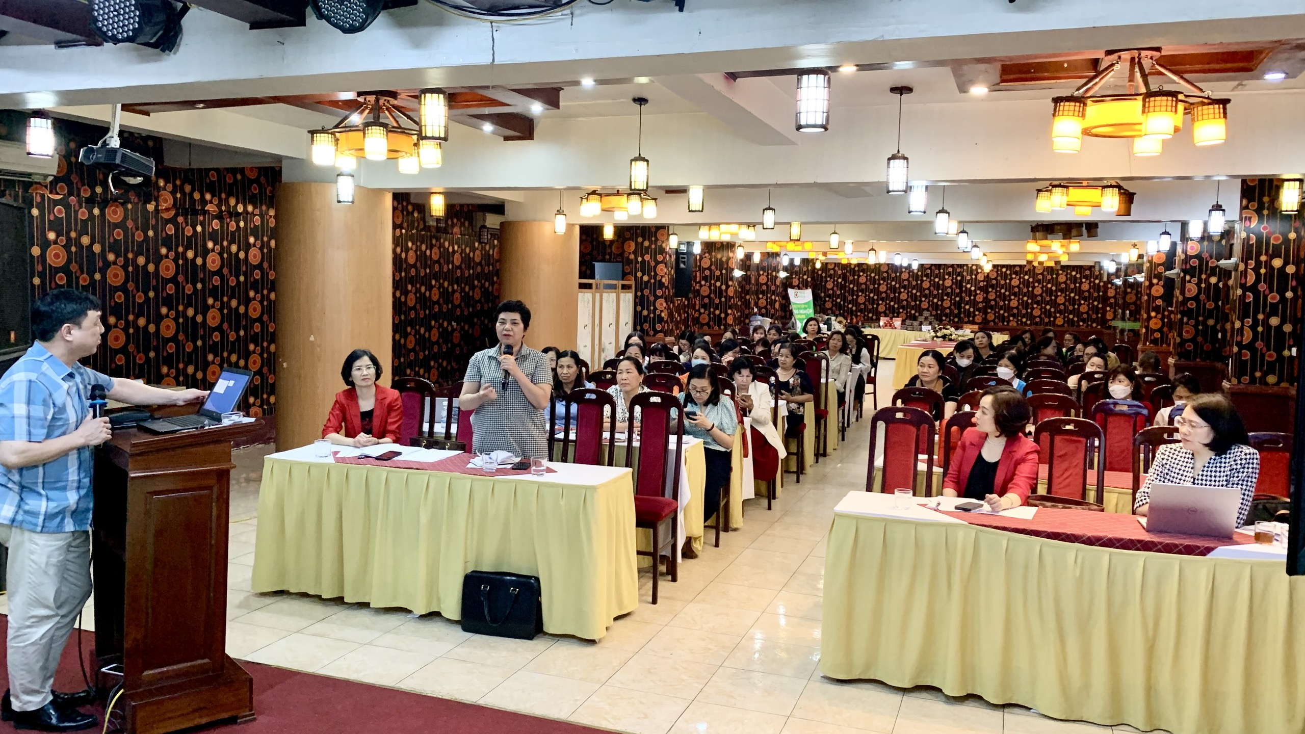 Nâng cao năng lực cho gần 100 lãnh đạo, thành viên HTX/ tổ hợp tác do phụ nữ làm quản lý - ảnh 7