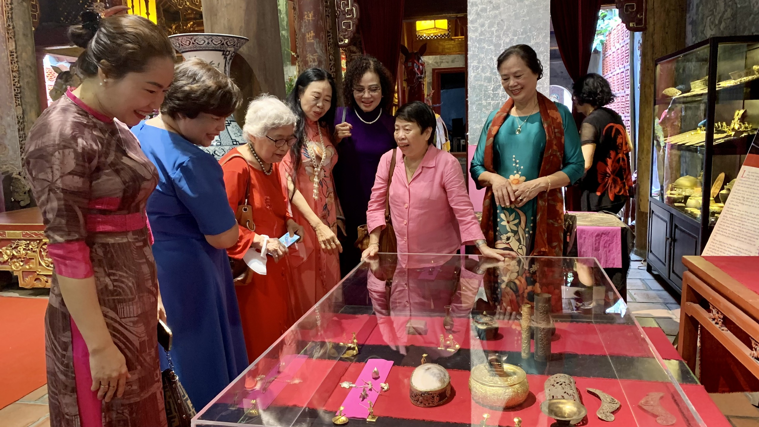 Nữ trí thức Hà Nội trao đổi chía sẻ về “Phố cổ Hà Nội – Thực trạng, giá trị và trách nhiệm” - ảnh 2