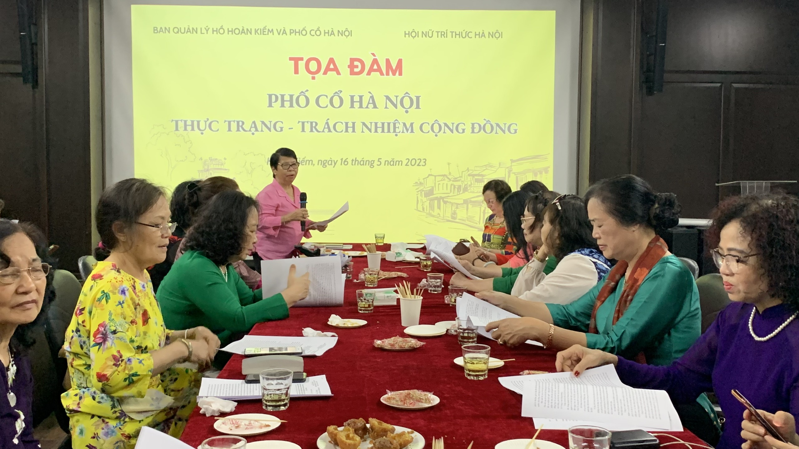 Nữ trí thức Hà Nội trao đổi chía sẻ về “Phố cổ Hà Nội – Thực trạng, giá trị và trách nhiệm” - ảnh 3