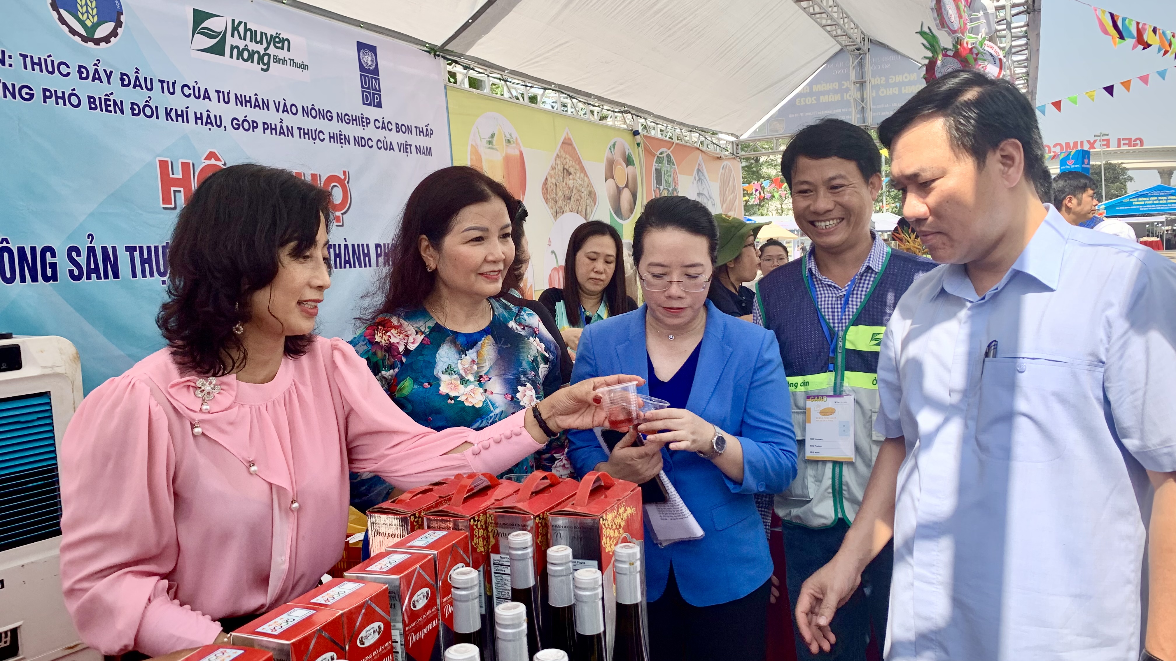 Khai mạc Hội chợ Nông sản, thực phẩm an toàn thành phố Hà Nội năm 2023 - ảnh 2