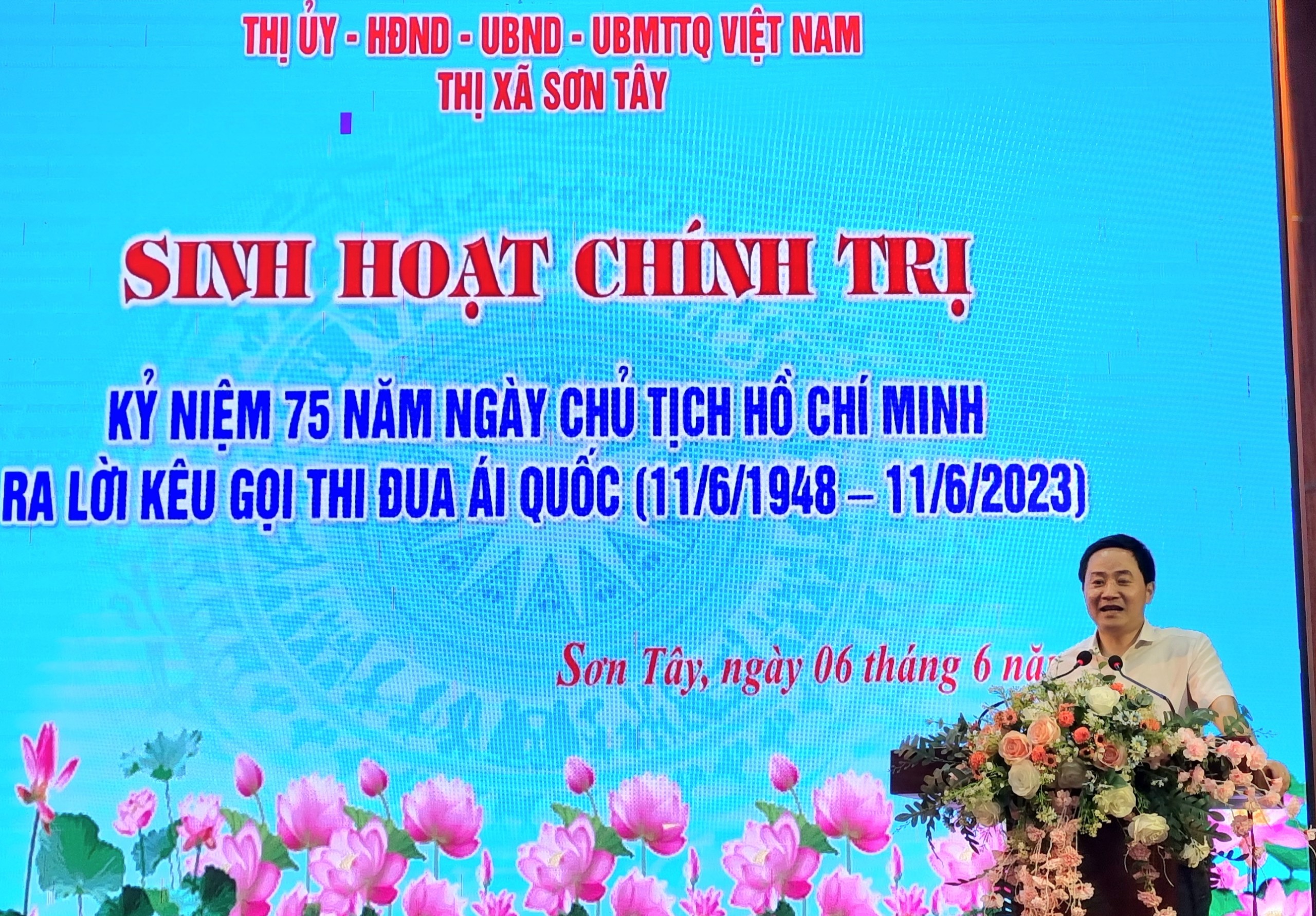 Hơn 400 đảng viên thị xã Sơn Tây ôn lại truyền thống 75 năm phong trào Thi đua ái quốc - ảnh 1