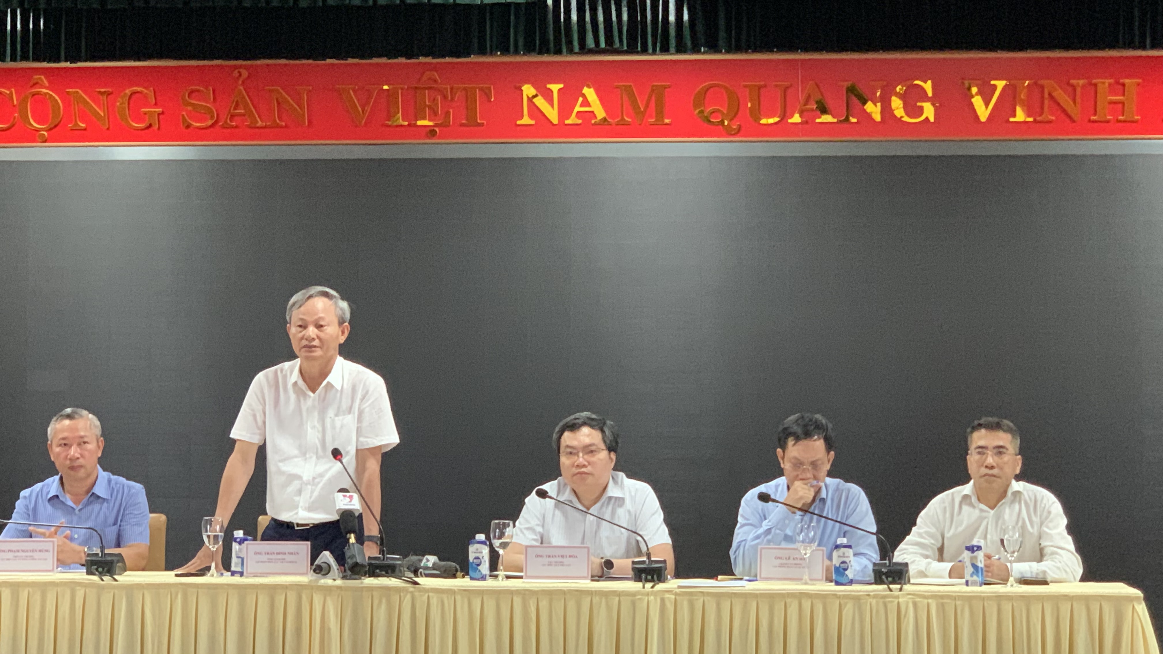 Đại diện Bộ Công Thương xin lỗi người dân và doanh nghiệp - ảnh 2
