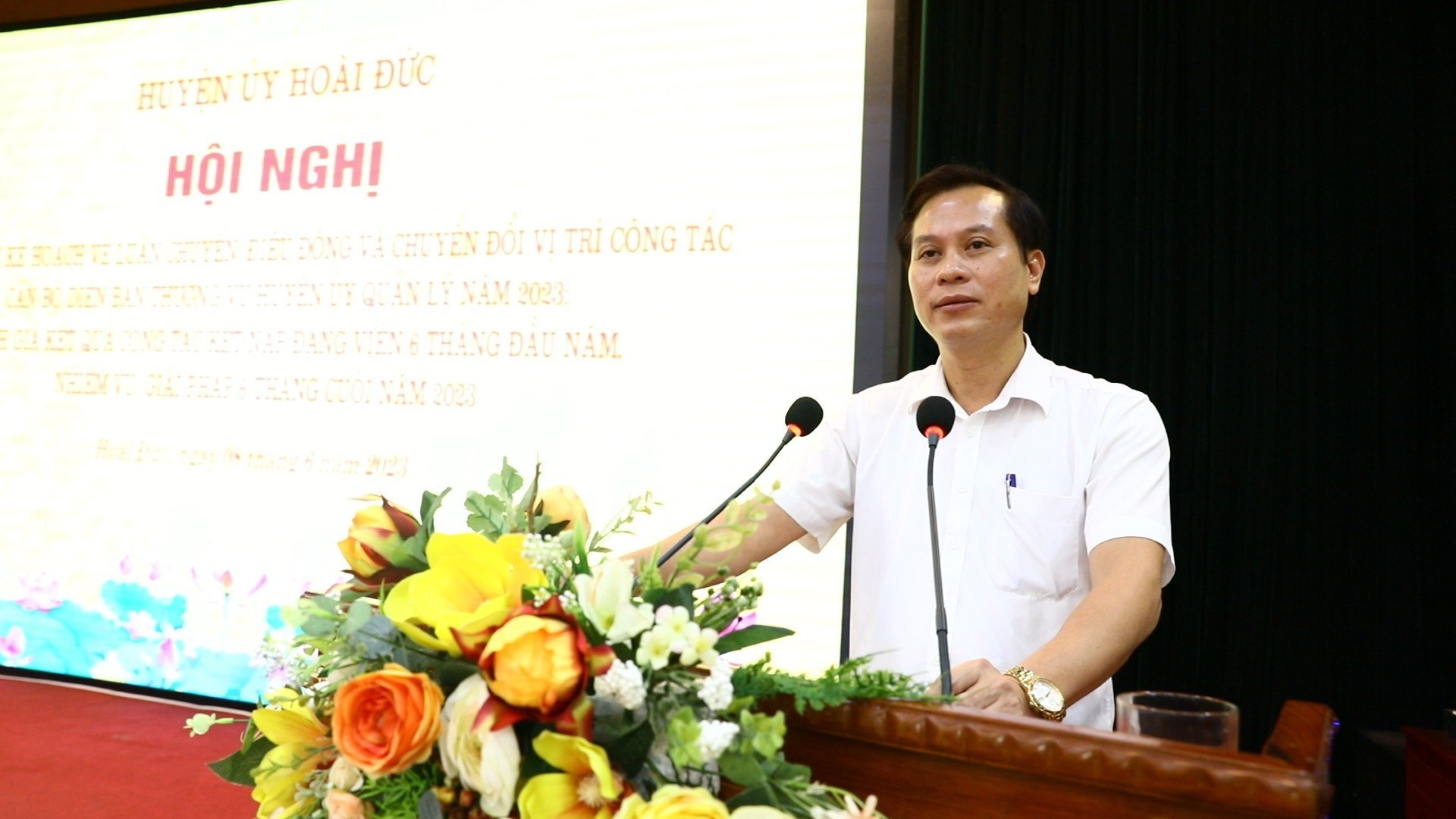 Hoài Đức: Phấn đấu đến năm 2025 có 50% bí thư, chủ tịch cấp xã không là người địa phương - ảnh 2