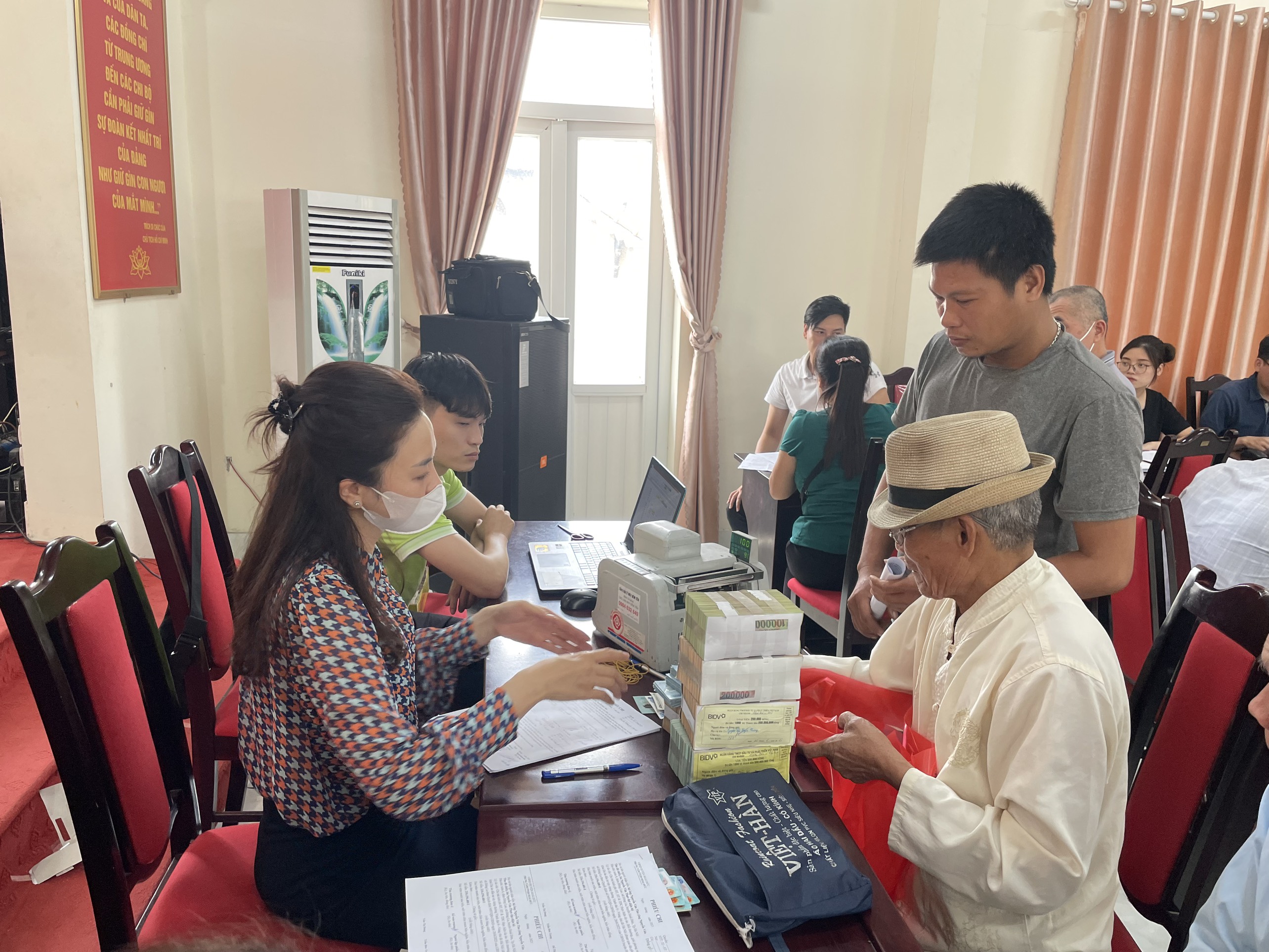 Hoài Đức: Chi trả tiền bồi thường giải phóng mặt bằng đường Vành đai 4 tại xã Đông La - ảnh 1