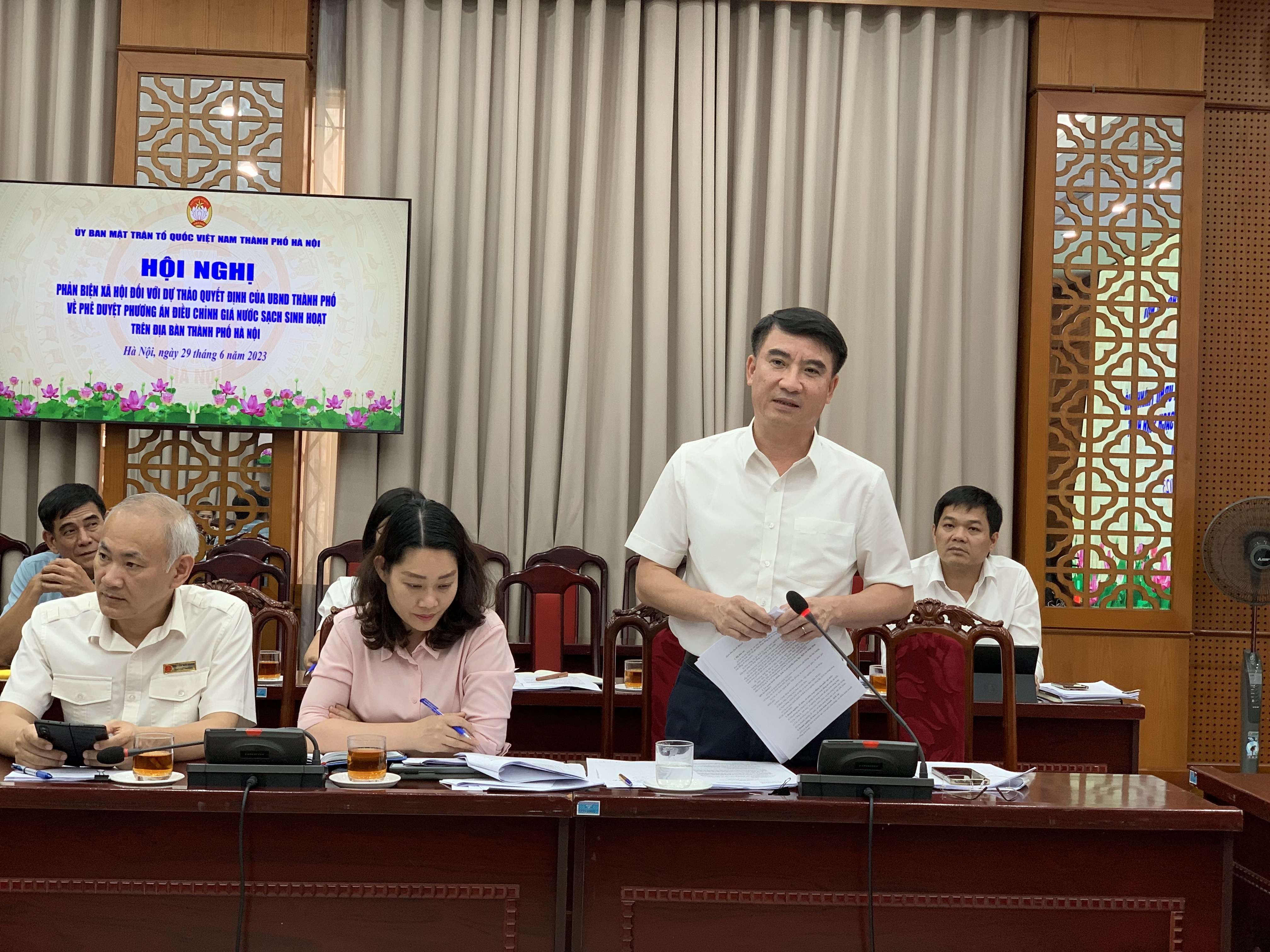 Tăng giá nước sạch sinh hoạt phải đi đôi với tăng chất lượng - ảnh 5