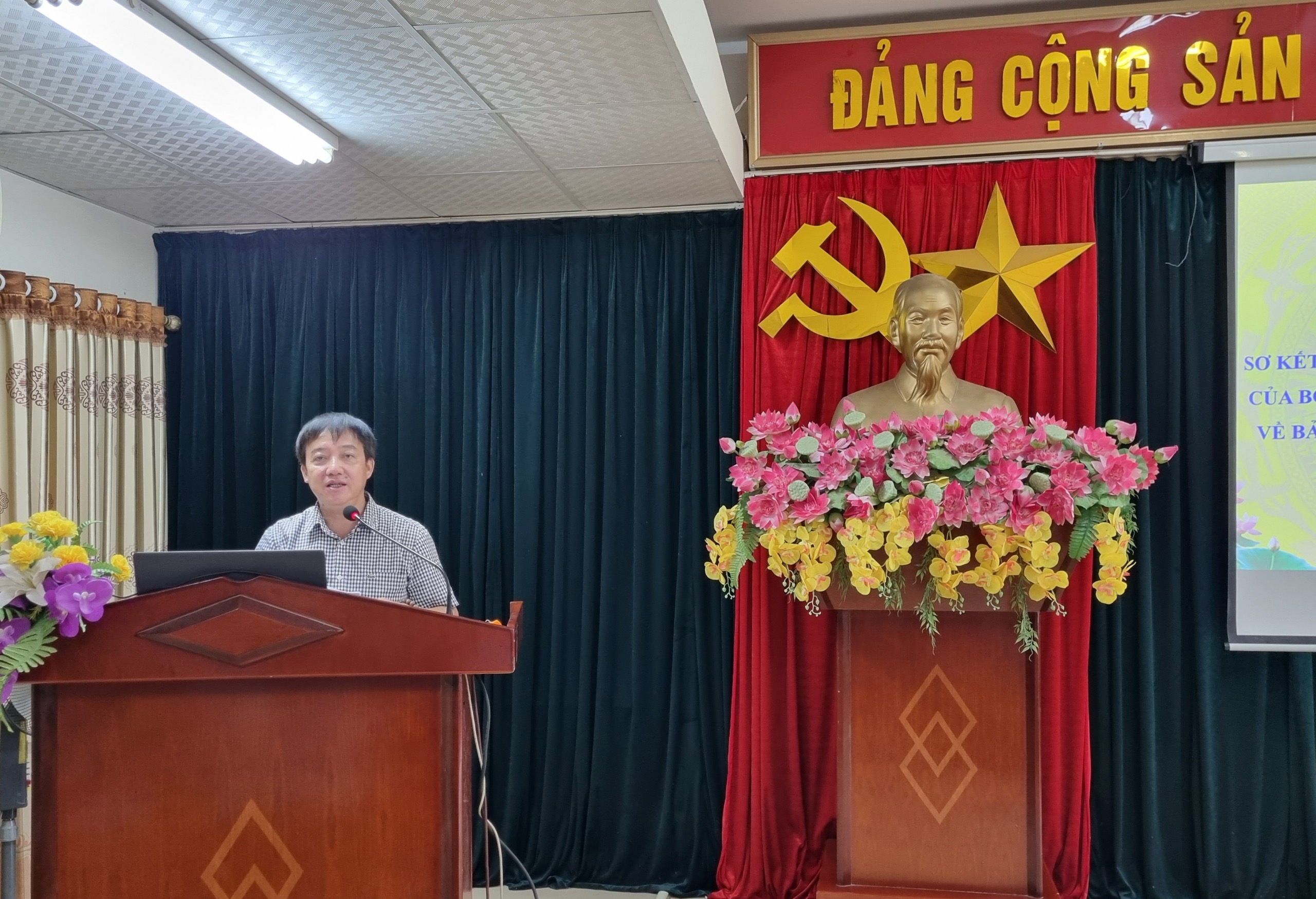 Sơn Tây: Khen thưởng nhiều tập thể, cá nhân có thành tích xuất sắc trong bảo vệ nền tảng tư tưởng của Đảng - ảnh 1