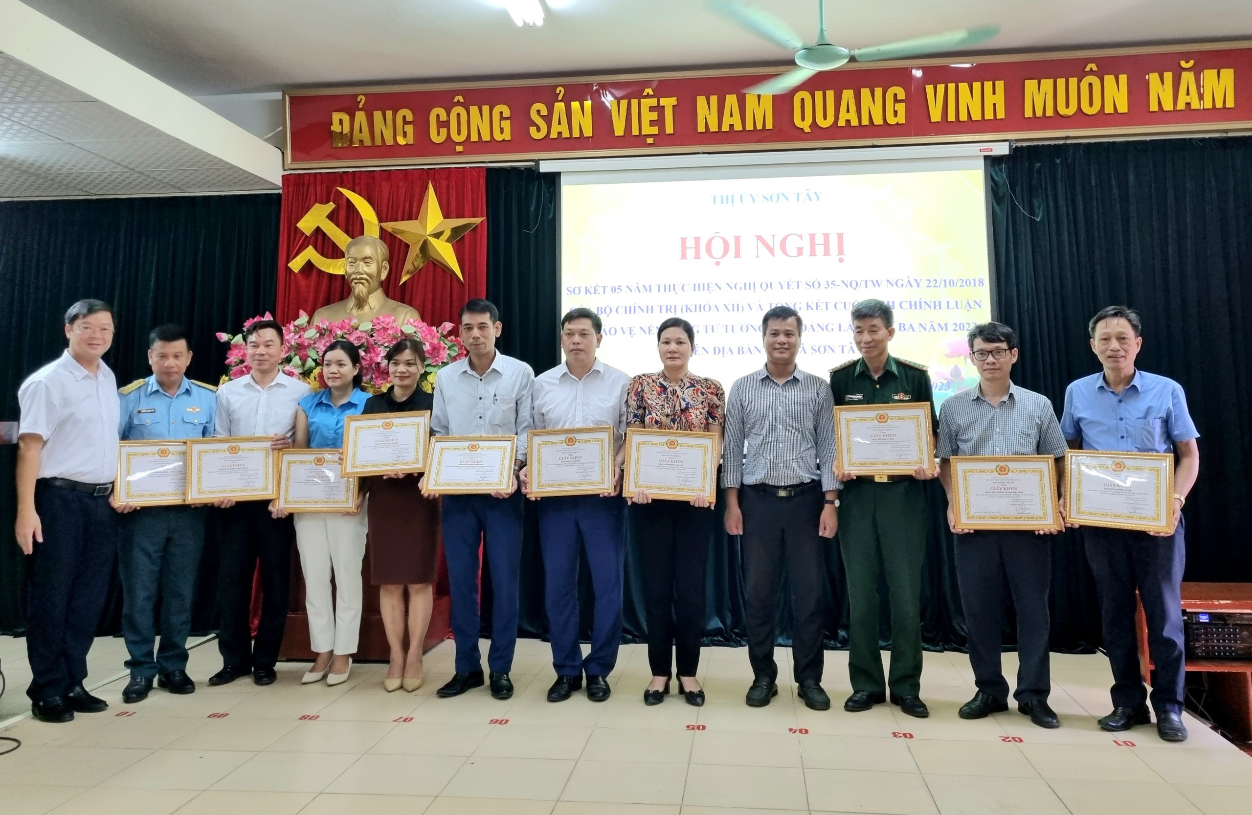 Sơn Tây: Khen thưởng nhiều tập thể, cá nhân có thành tích xuất sắc trong bảo vệ nền tảng tư tưởng của Đảng - ảnh 6