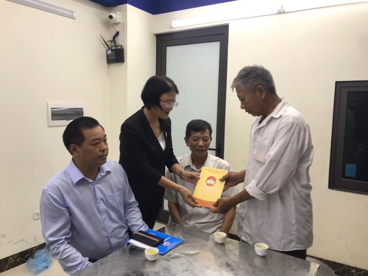 Thành phố Hà Nội và huyện Hoài Đức thăm hỏi, hỗ trợ gia đình nạn nhân vụ hỏa hoạn ở Hoài Đức - ảnh 3