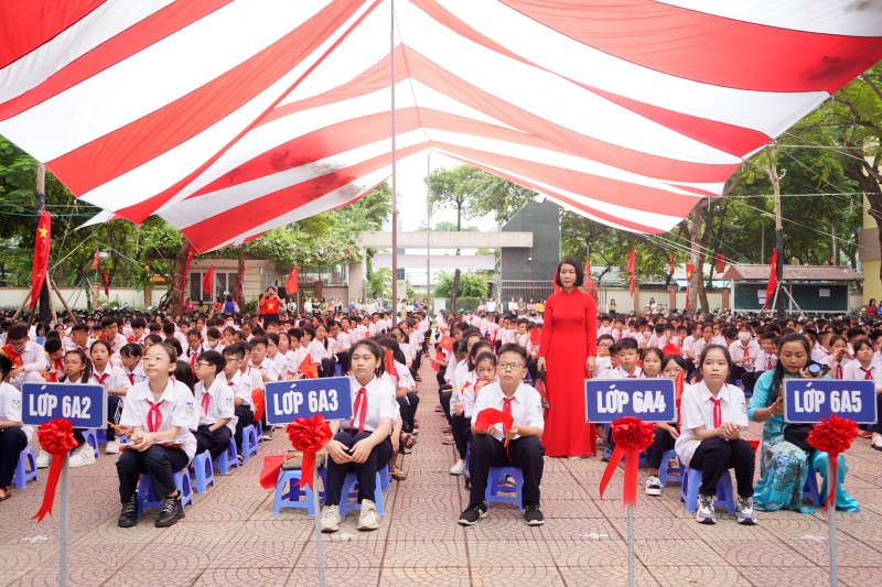 Hơn 2.400 thầy và trò Trường THCS Văn Yên tưng bừng đón năm học mới 2023 - 2024 - ảnh 3