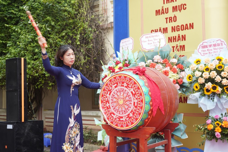 Hơn 2.400 thầy và trò Trường THCS Văn Yên tưng bừng đón năm học mới 2023 - 2024 - ảnh 1