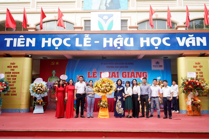 Hơn 2.400 thầy và trò Trường THCS Văn Yên tưng bừng đón năm học mới 2023 - 2024 - ảnh 4