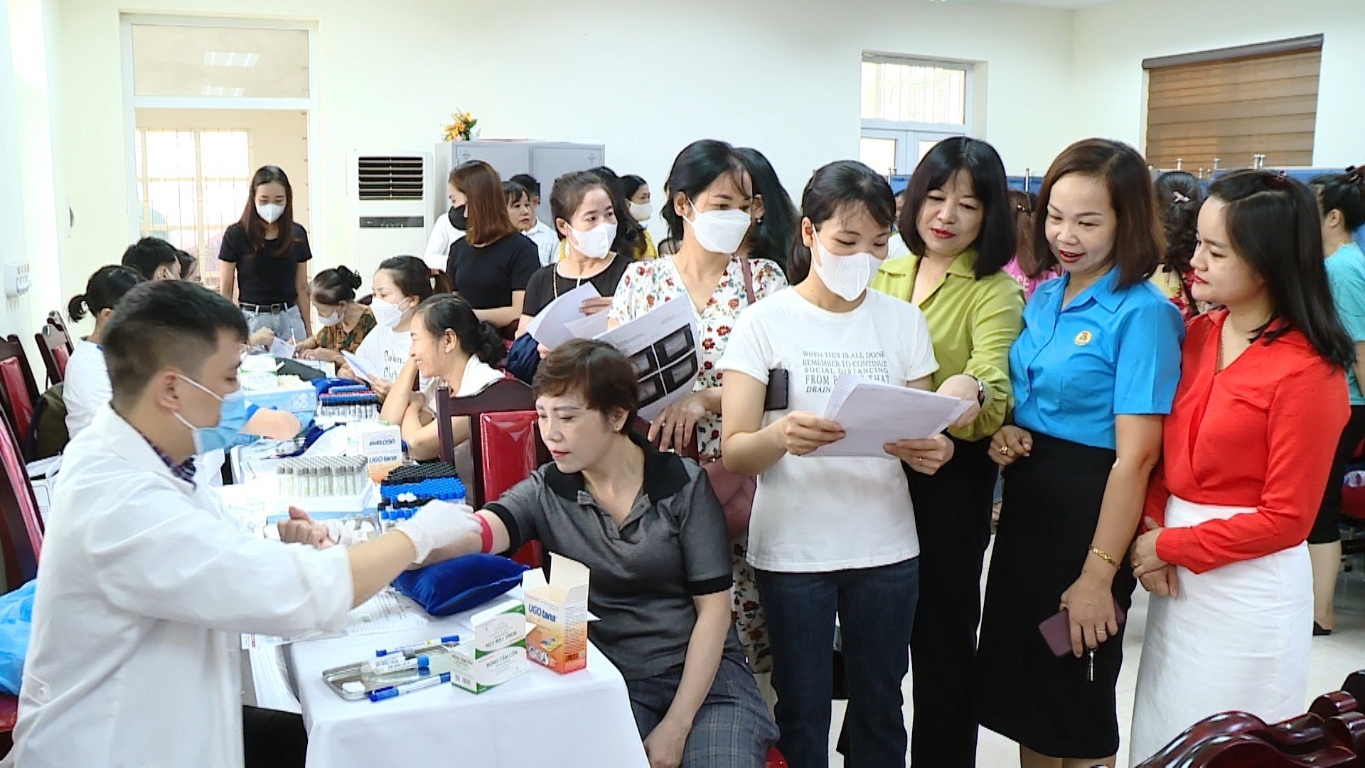 Hà Đông: Khám sức khỏe, tầm soát ung thư miễn phí cho 130 công nhân lao động  - ảnh 1