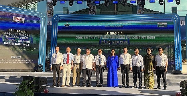 Khai mạc Hội chợ quốc tế Quà tặng hàng thủ công mỹ nghệ Hà Nội lần thứ 12 - ảnh 3