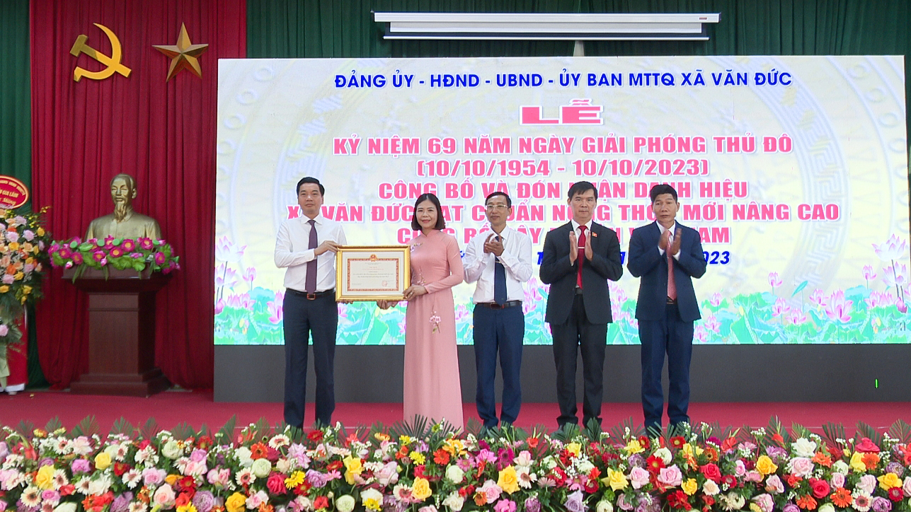 Xã Văn Đức đón nhận danh hiệu Xã đạt chuẩn Nông thôn mới nâng cao - ảnh 2