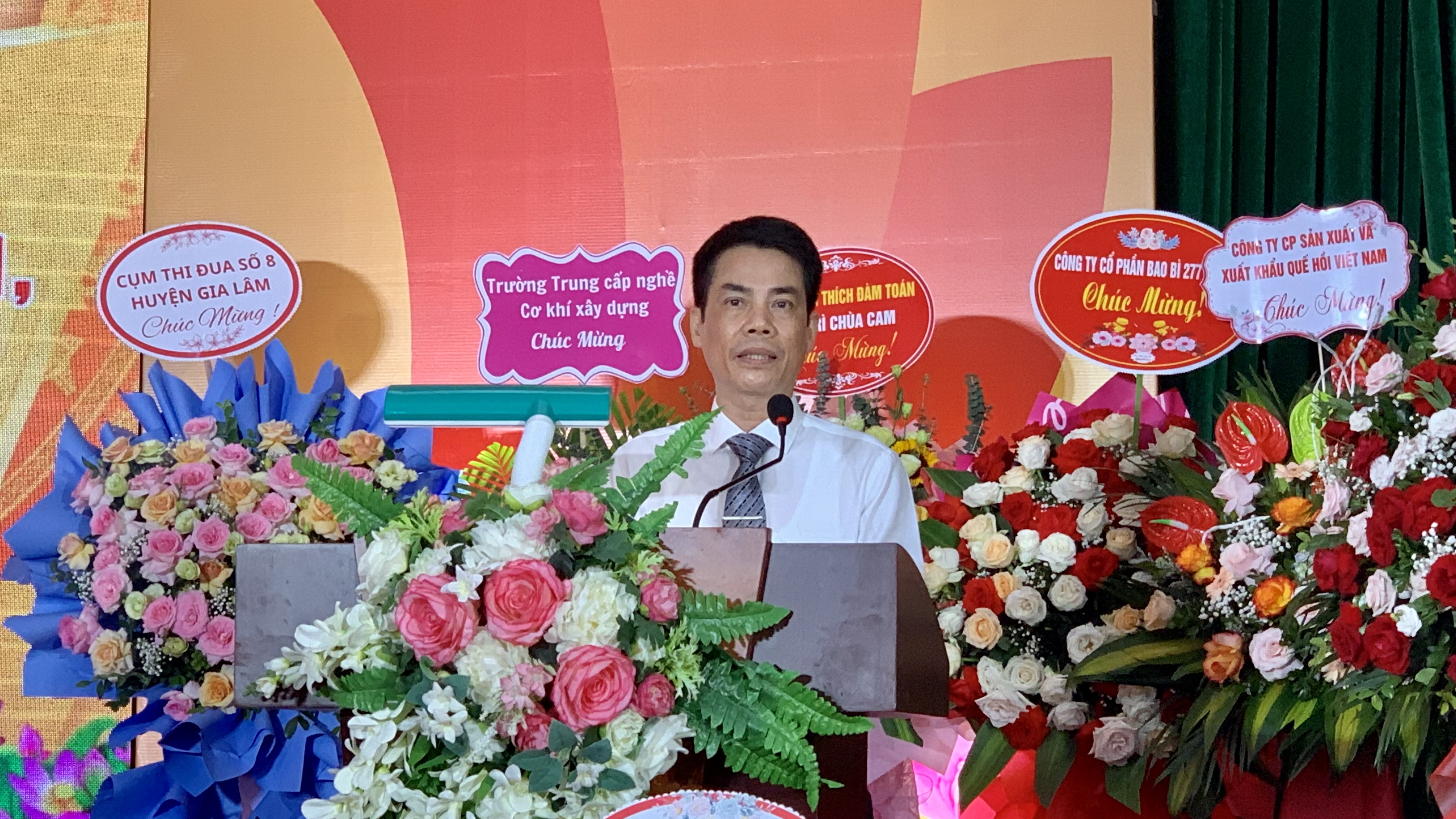 Xã Cổ Bi đón nhận danh hiệu “Xã đạt chuẩn nông thôn mới nâng cao” và “Nông thôn mới kiểu mẫu” - ảnh 1