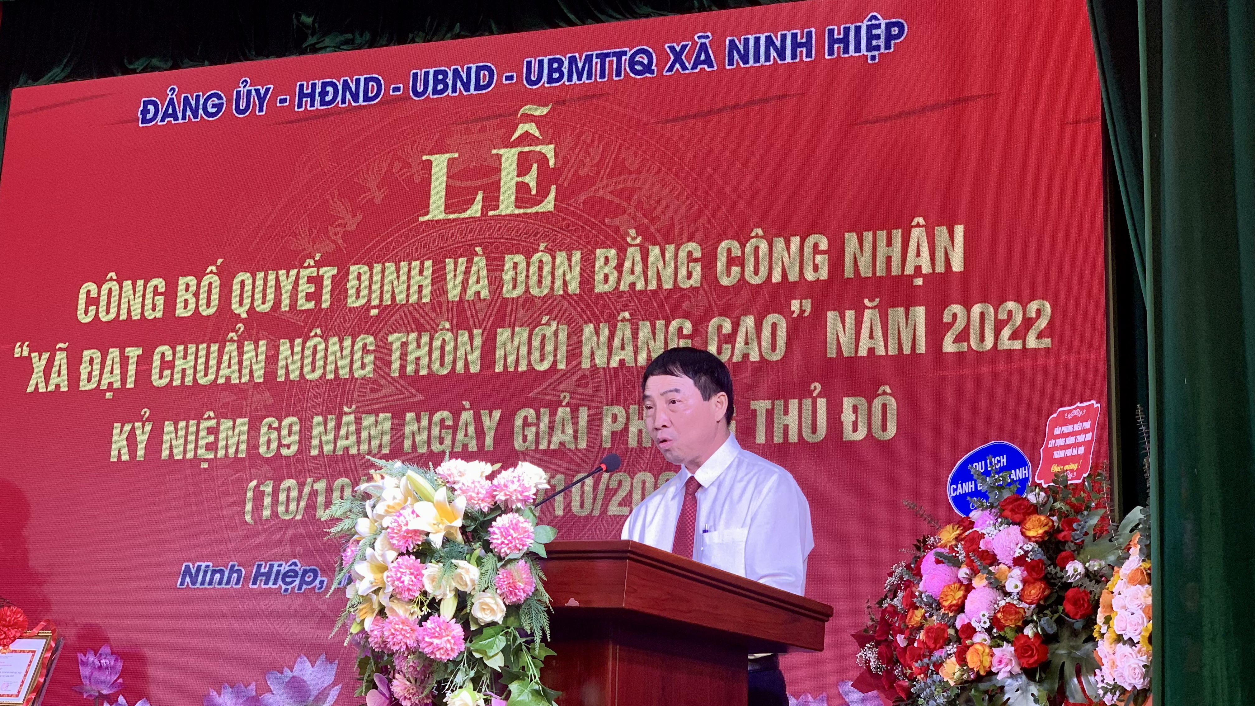 Xã Ninh Hiệp nhận danh hiệu xã đạt chuẩn Nông thôn mới nâng cao - ảnh 1