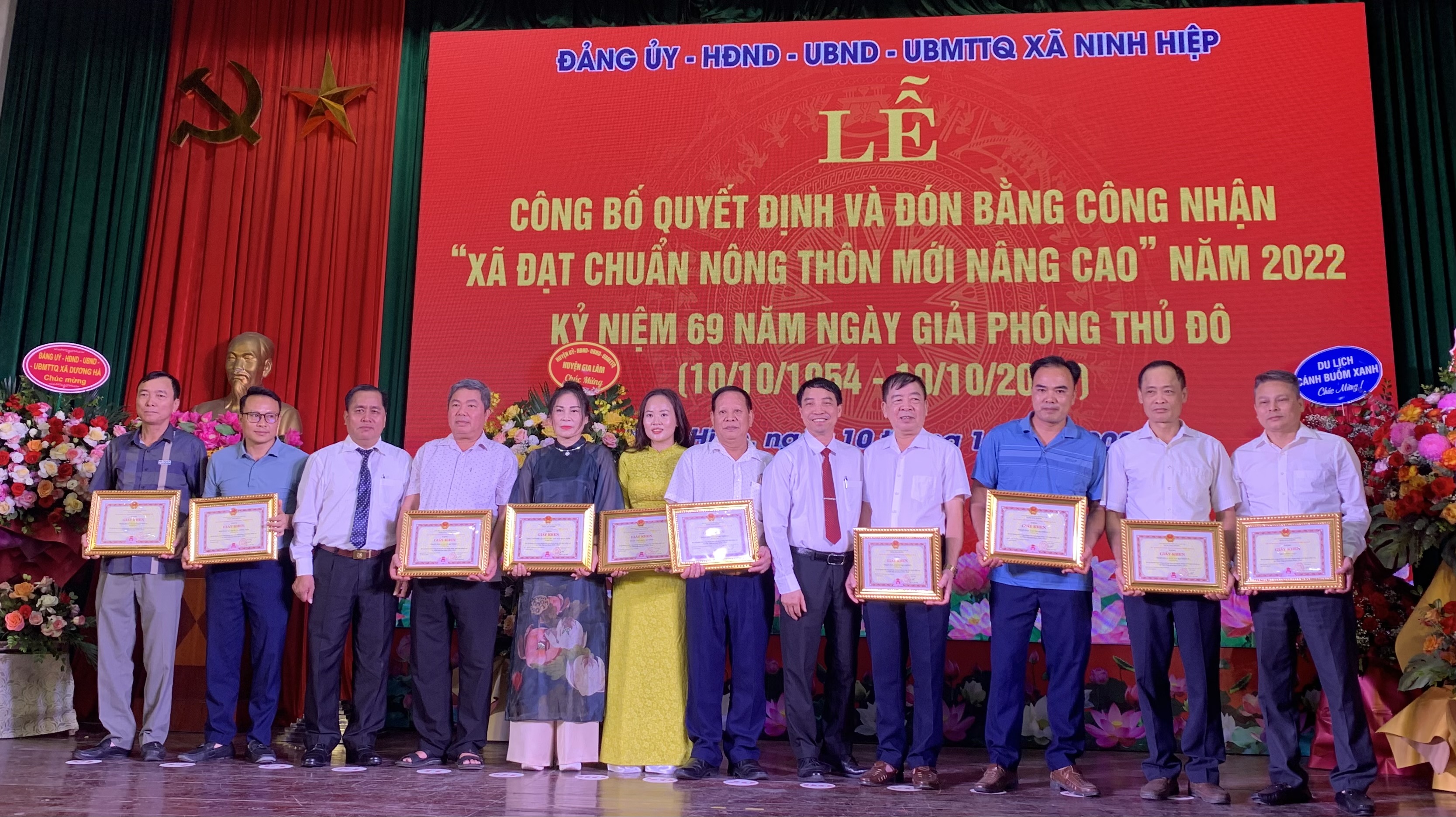Xã Ninh Hiệp nhận danh hiệu xã đạt chuẩn Nông thôn mới nâng cao - ảnh 6