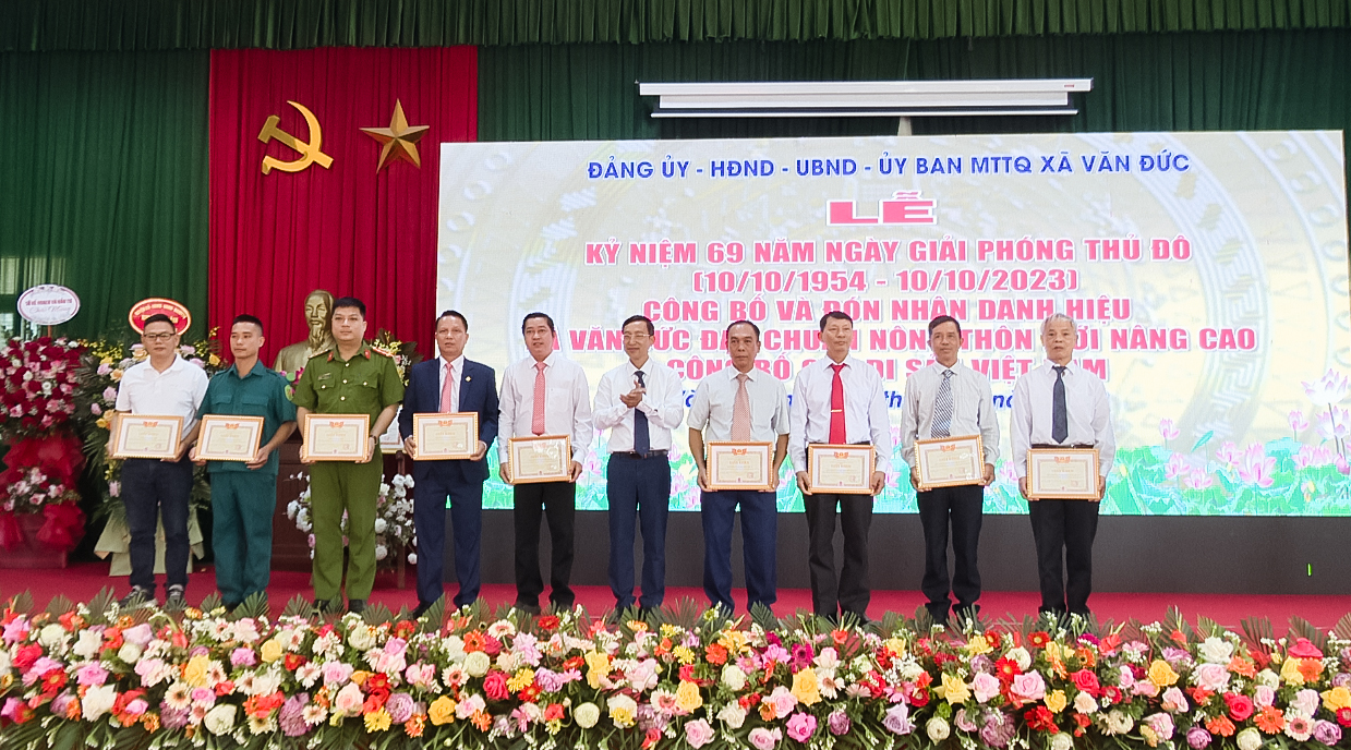 Xã Văn Đức đón nhận danh hiệu Xã đạt chuẩn Nông thôn mới nâng cao - ảnh 5