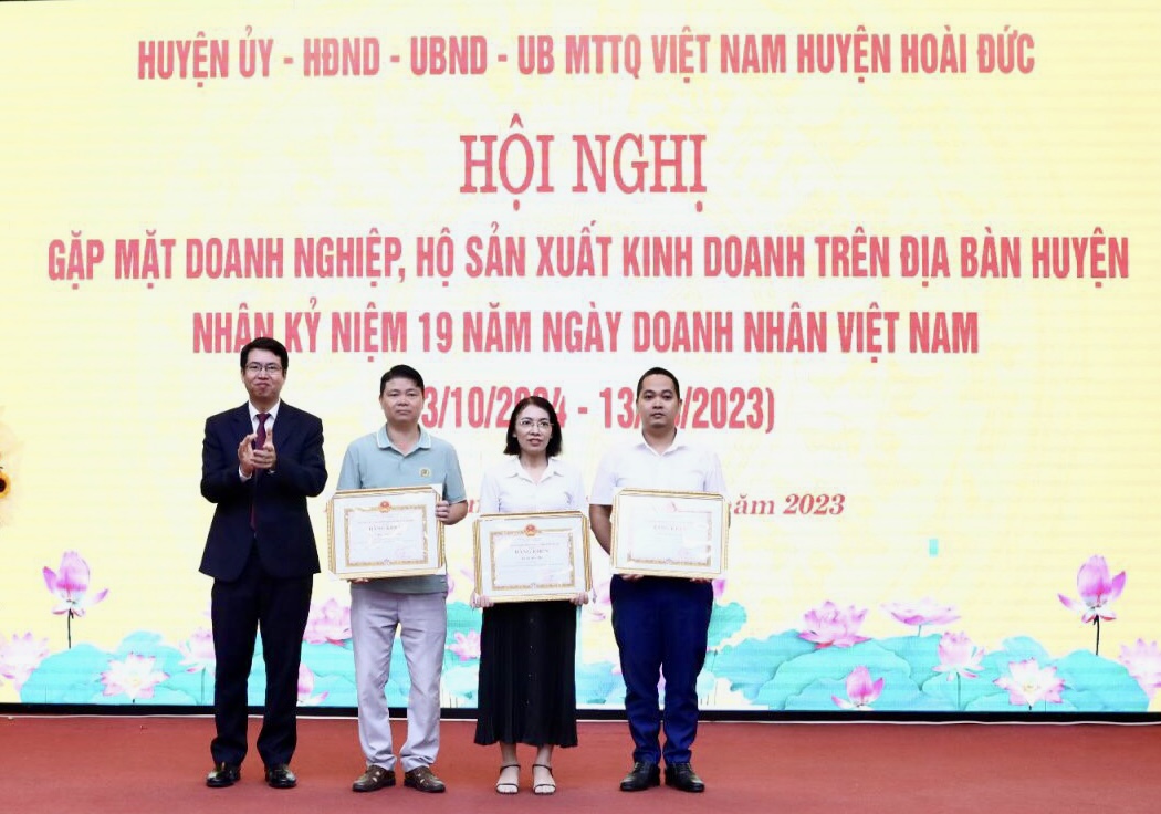 Tôn vinh các doanh nghiệp tiêu biểu - ảnh 3