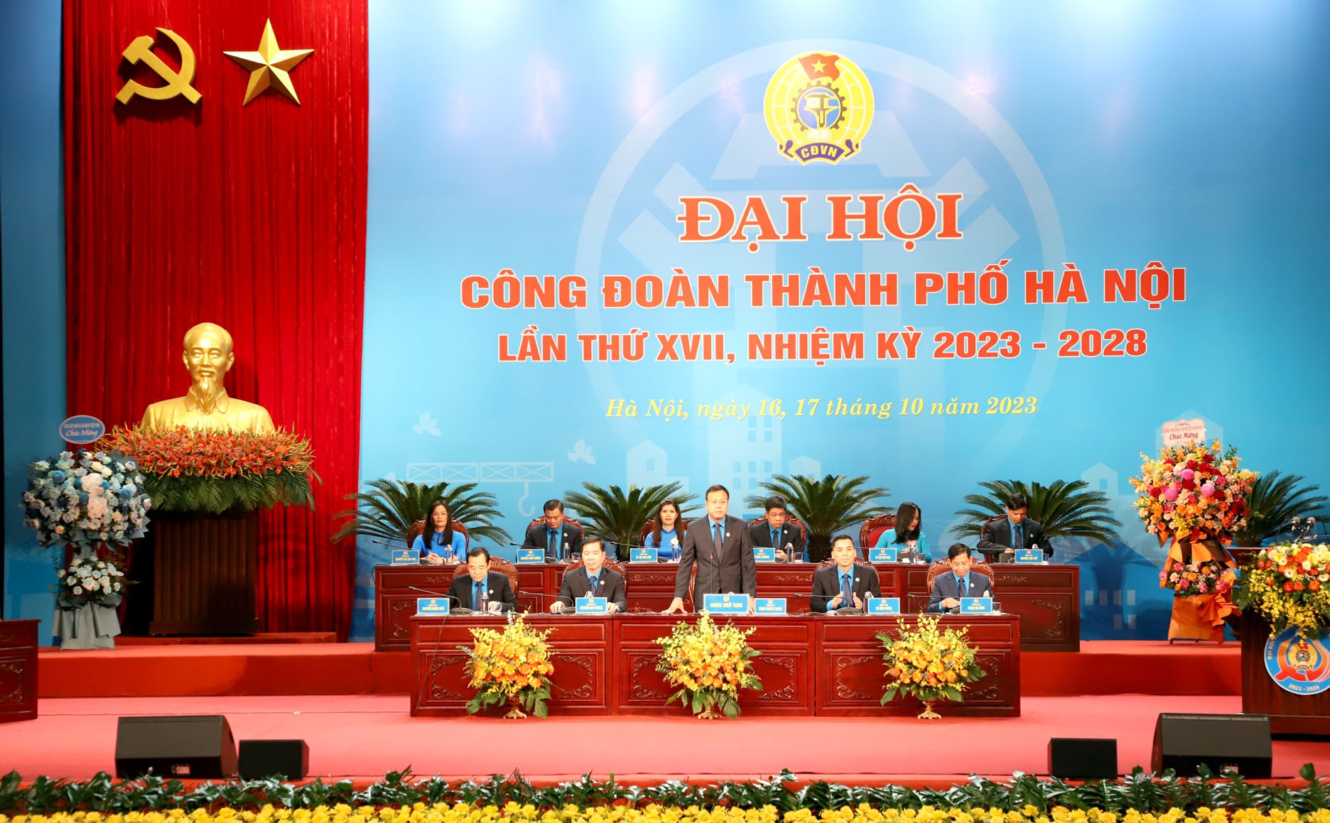 Đại hội Công đoàn thành phố Hà Nội lần thứ XVII, nhiệm kỳ 2023 - 2028 chính thức khai mạc - ảnh 1