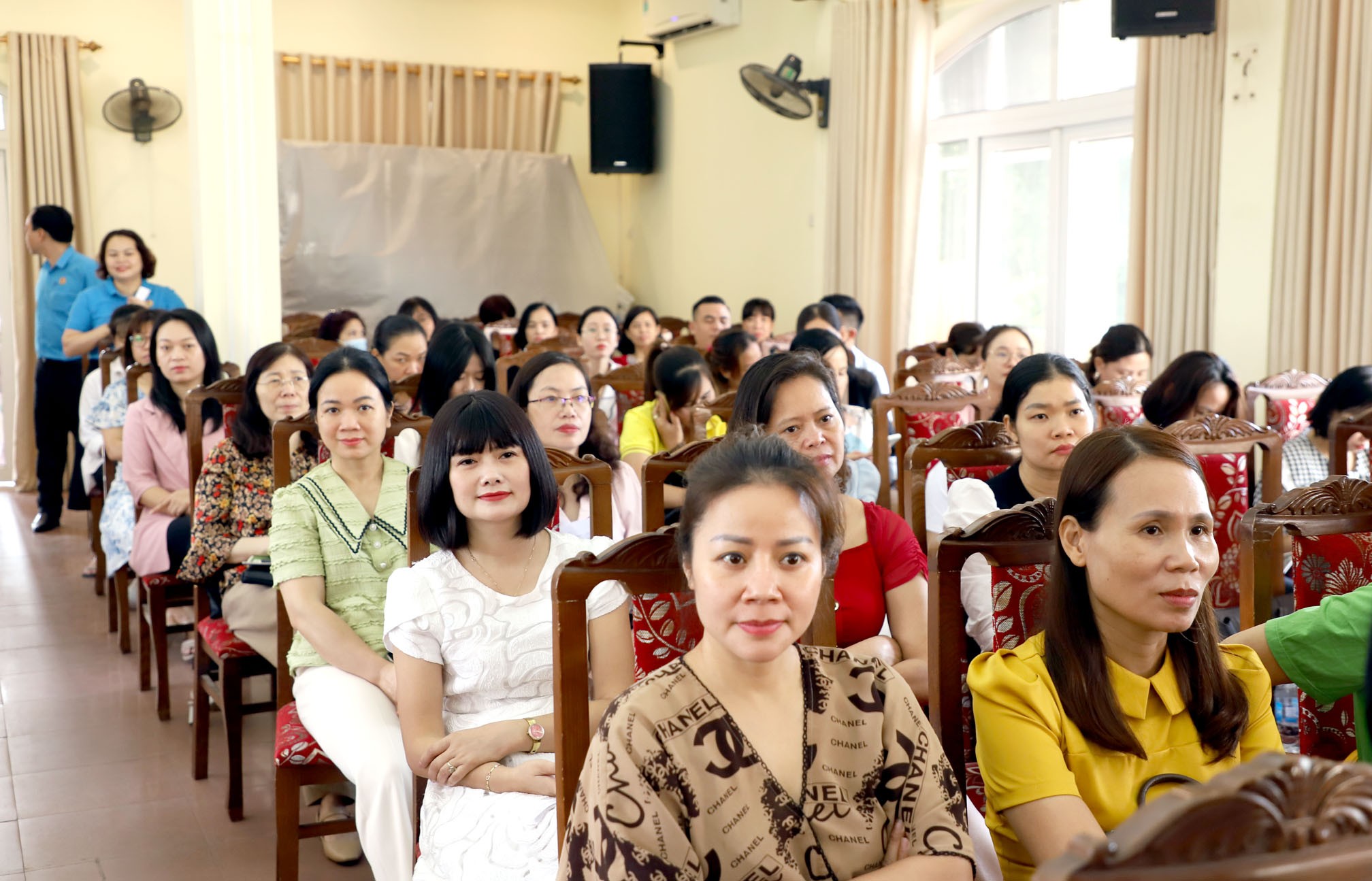 Đối thoại, giải đáp chính sách mới về tiền lương, bảo hiểm xã hội và sức khoẻ cho lao động nữ - ảnh 7