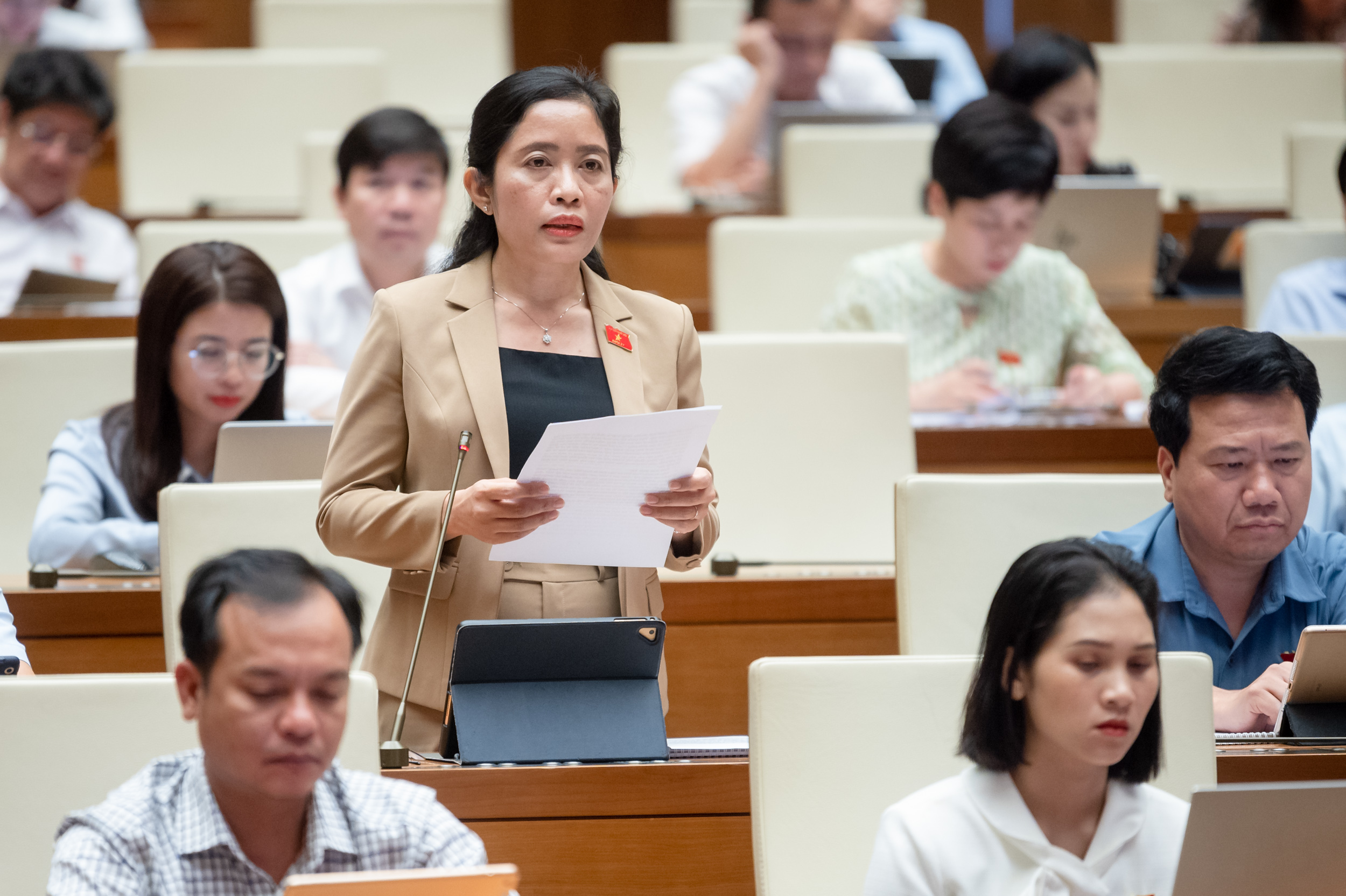Chính sách đất đai thay đổi sẽ tác động sâu sắc đến không gian sinh tồn và văn hóa của đồng bào các dân tộc - ảnh 1
