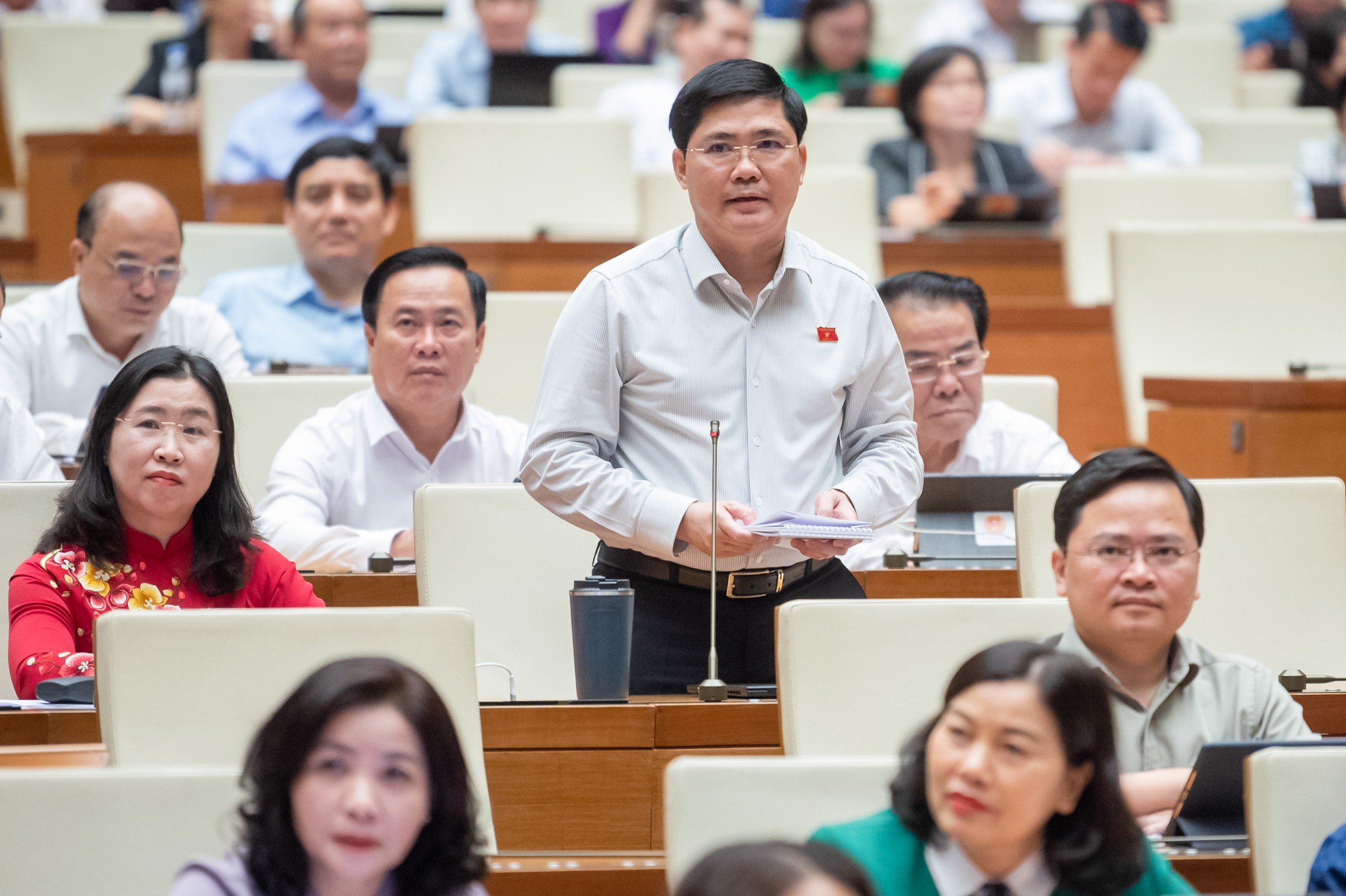 Nguồn xả thải từ cụm công nghiệp làng nghề, các khu đô thị và khu dân cư chưa qua xử lý ô nhiễm - ảnh 1