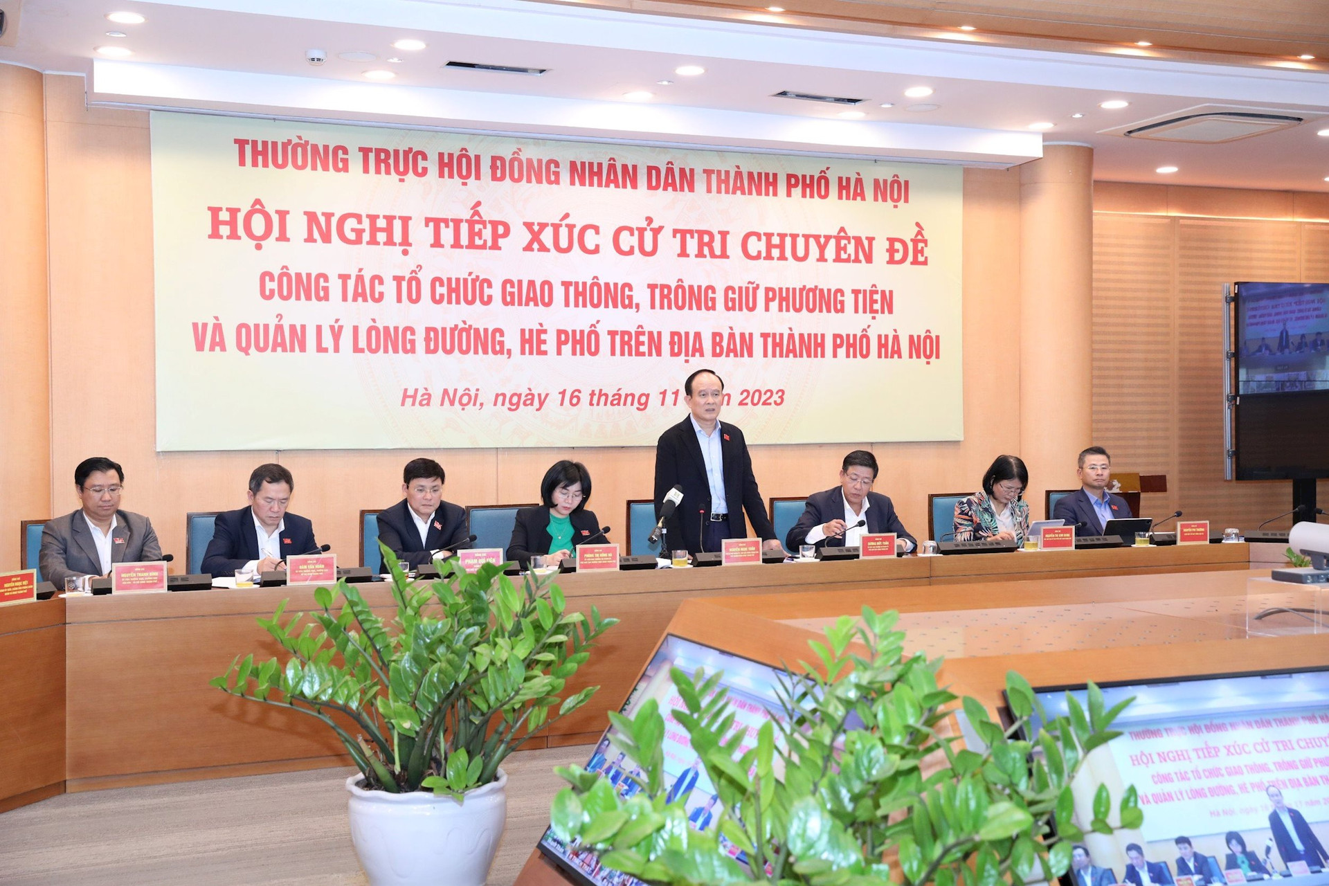 Cử tri Hà Nội đề nghị Thành phố đầu tư công nghệ, camera giám sát giao thông - ảnh 1